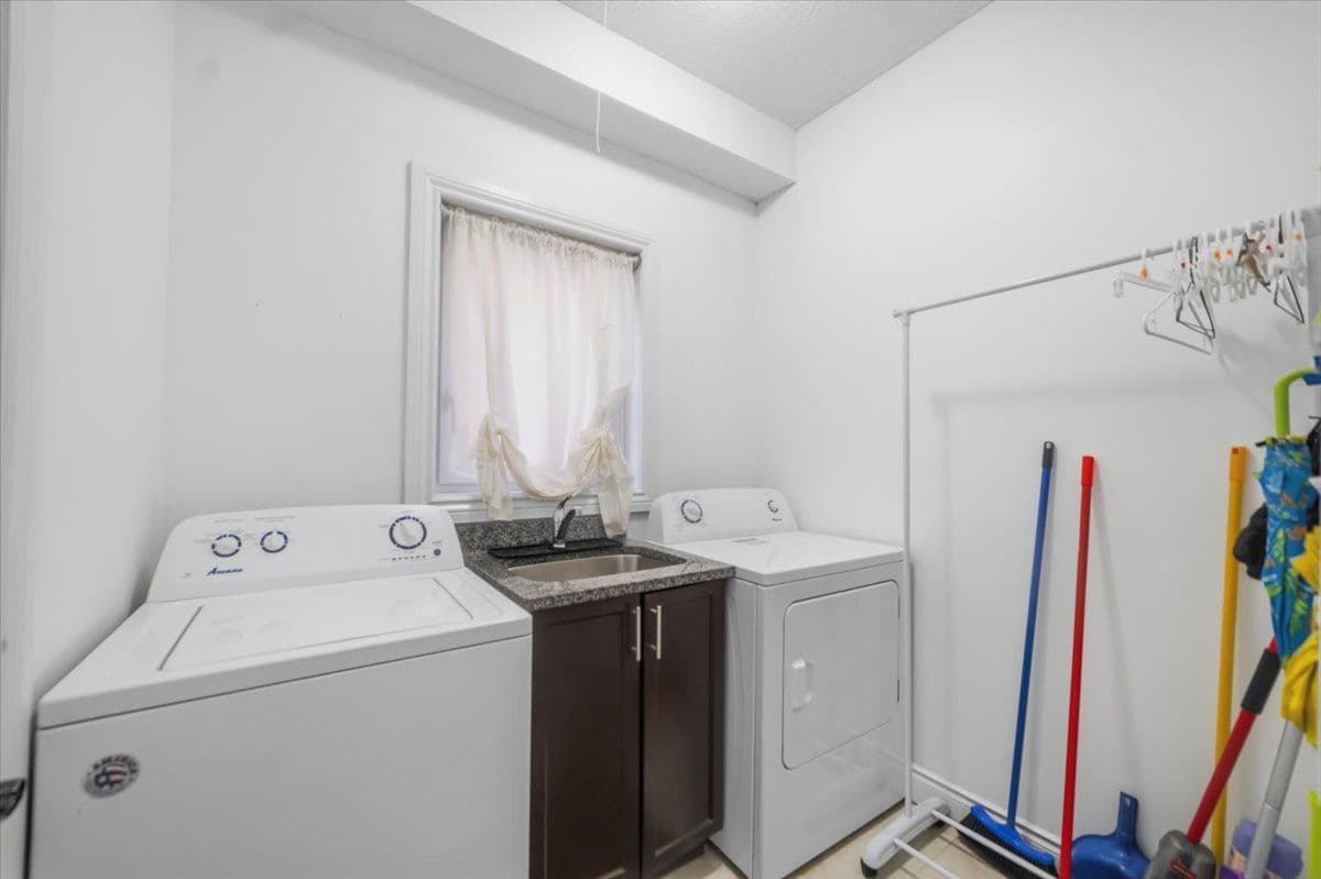 1942 Cedarpark Drive, London North, ON N5X 0J1