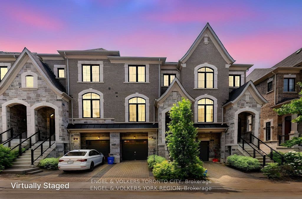 29 Nardini Lane N, Richmond Hill, ON L4C 1C2