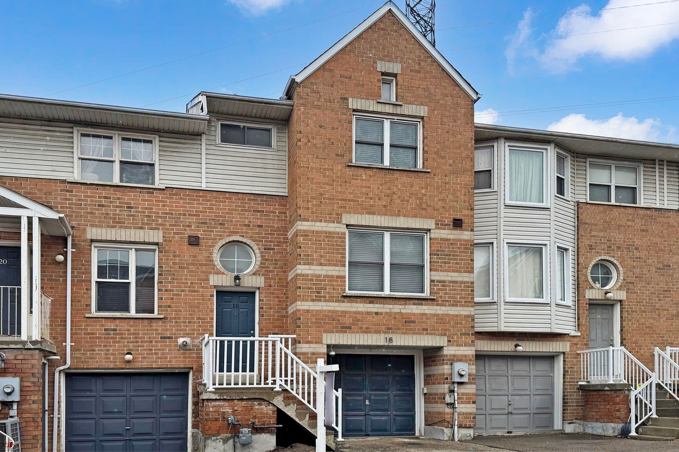 18 Brandy Lane Way N 63, Newmarket, ON L3Y 8P7