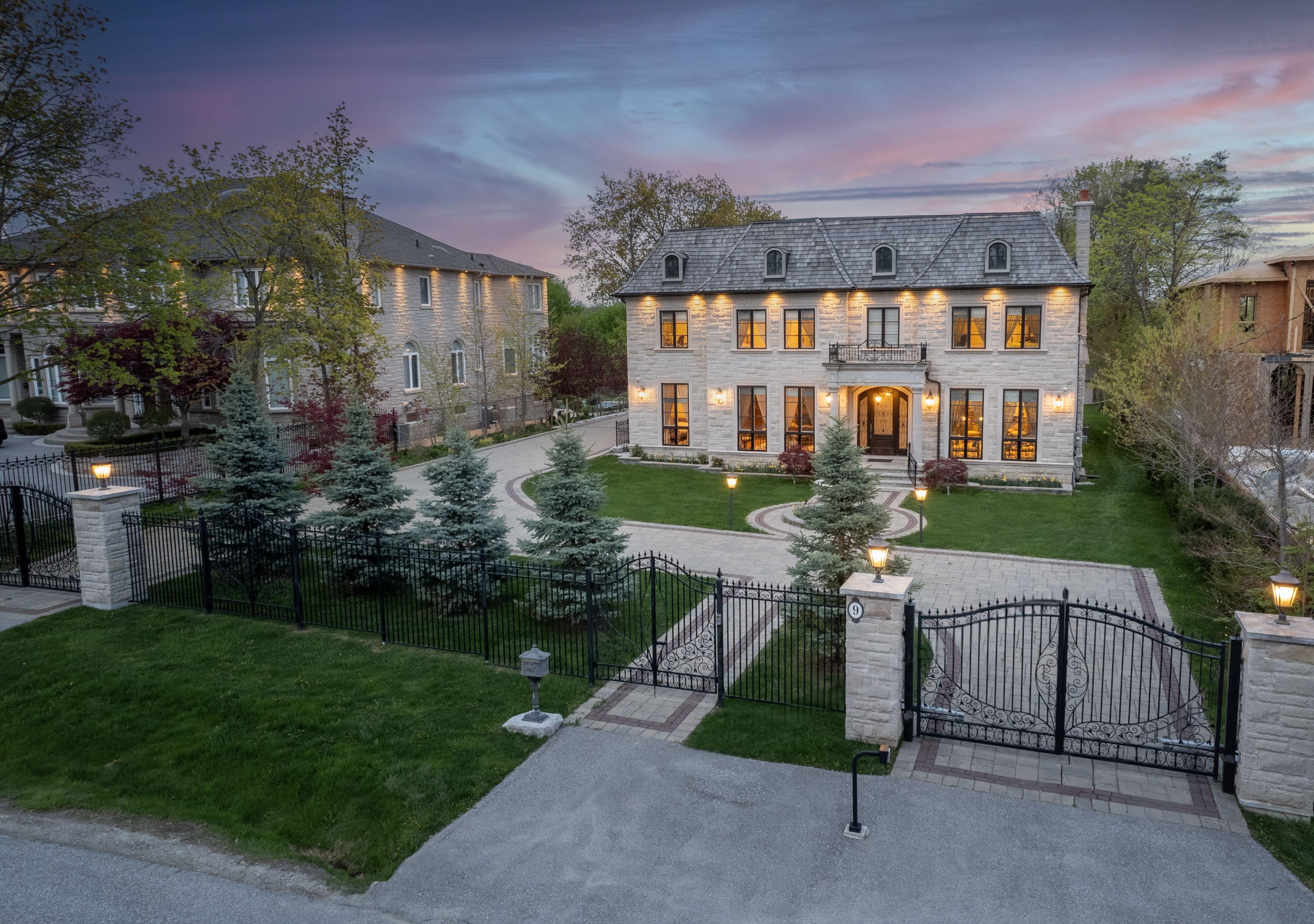 9 Thornbank Road, Vaughan, ON L4J 2A1