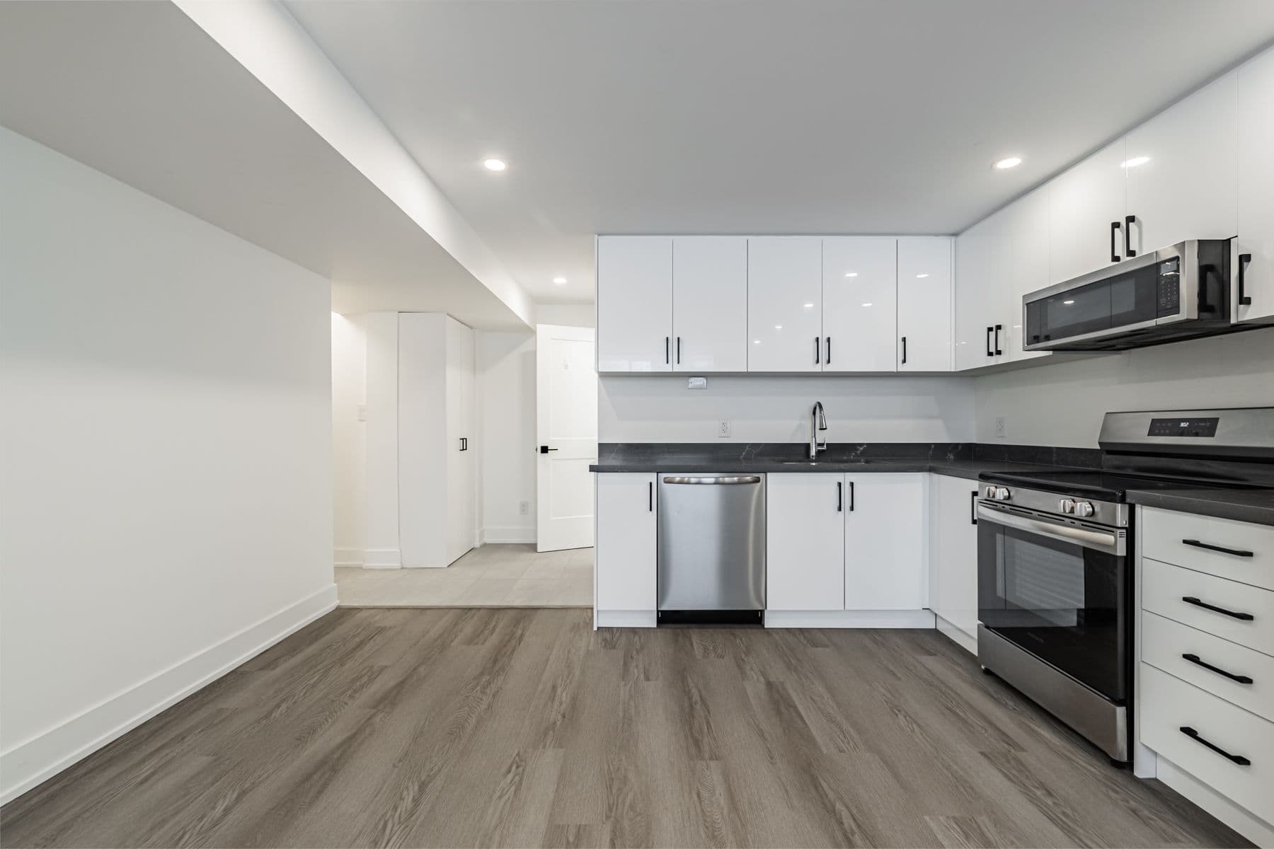 26 Sage Avenue 2, Toronto W04, ON M6B 3W5