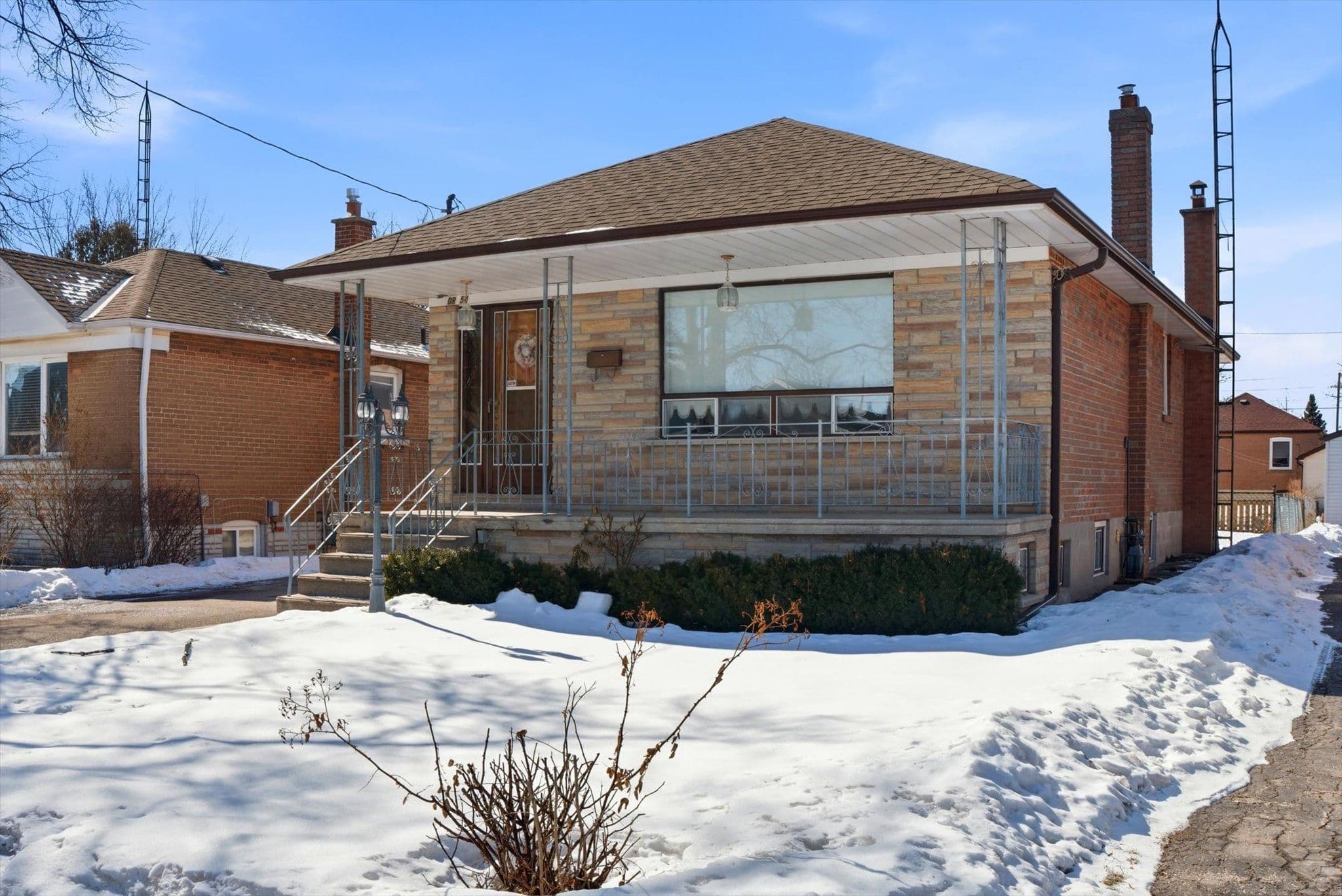54 Culnan Avenue, Toronto W08, ON M8Z 5B2