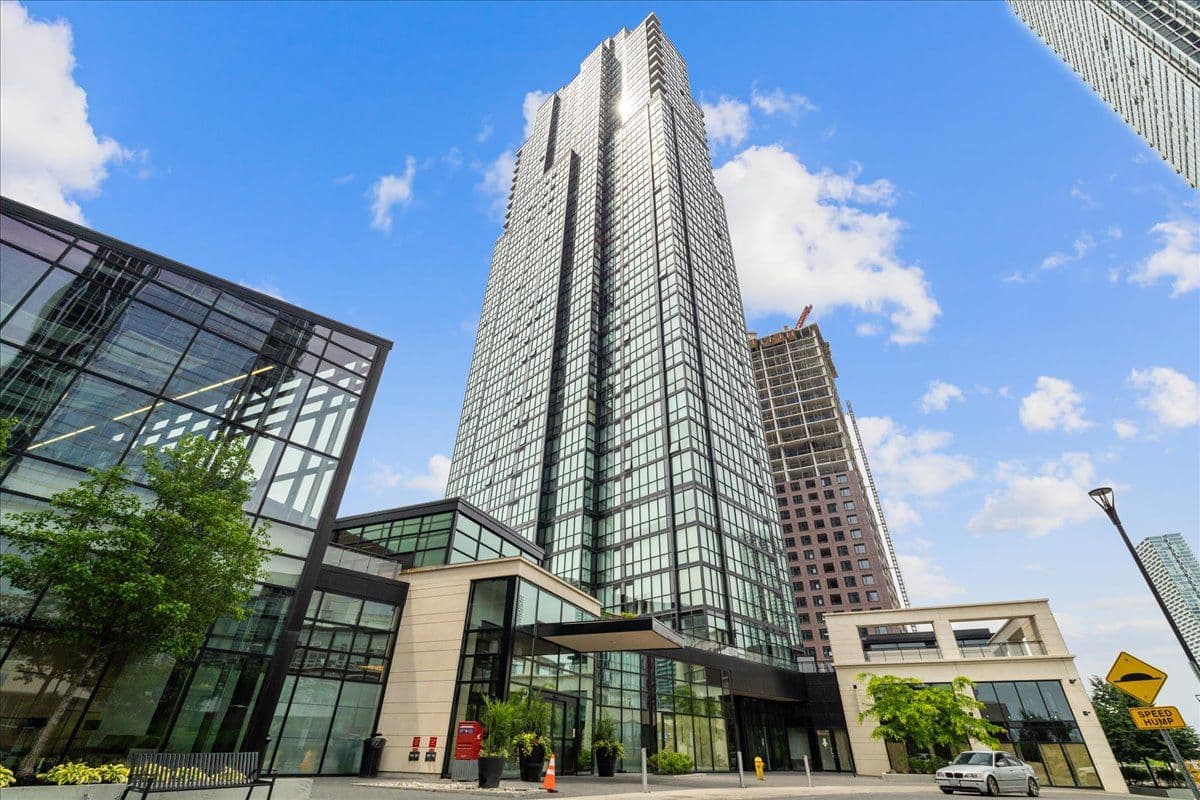 2910 Highway 7 N/A W 2206, Vaughan, ON L4K 0H8