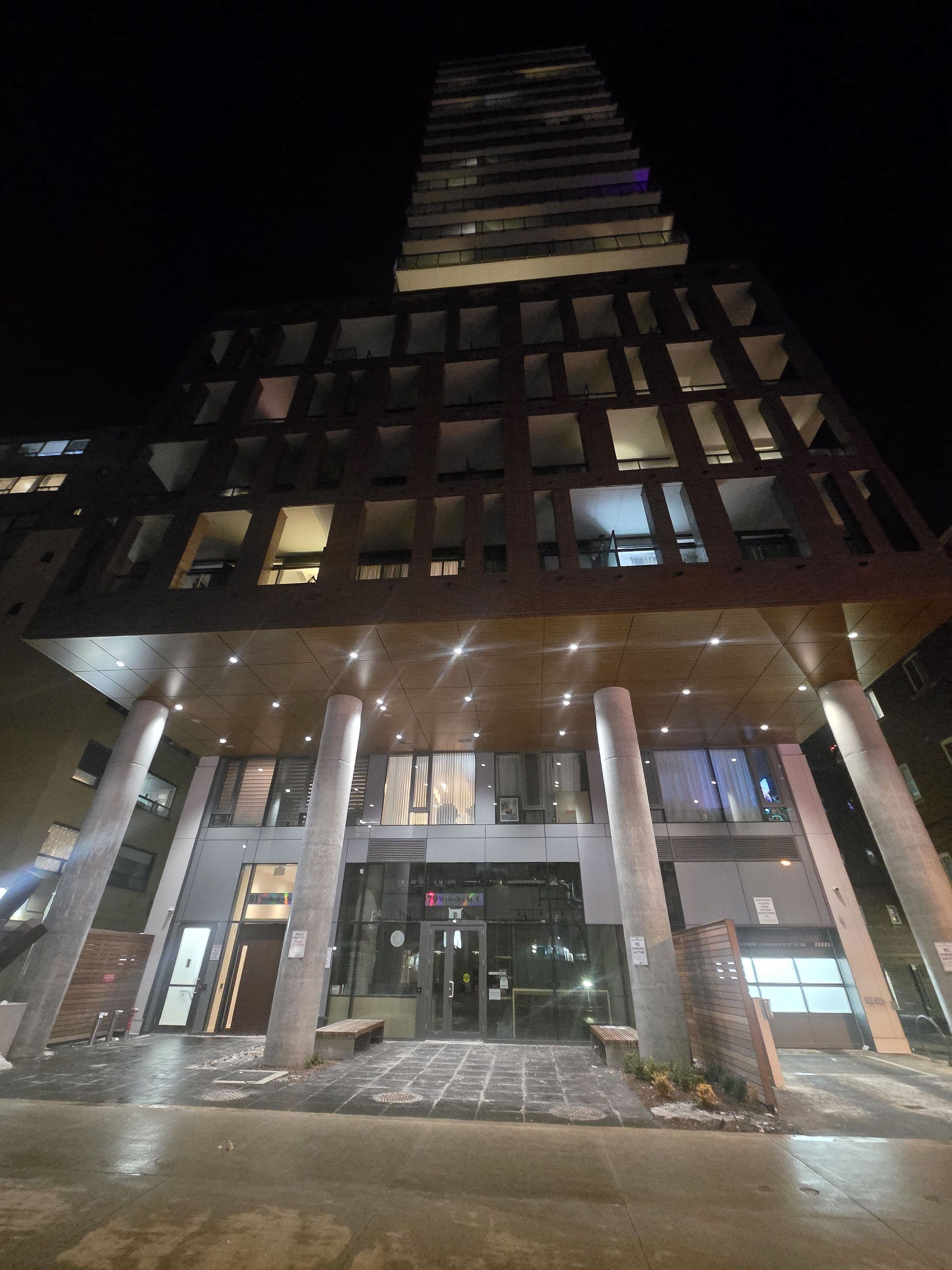 81 Wellesley Street E 2503, Toronto C08, ON M4Y 0C5