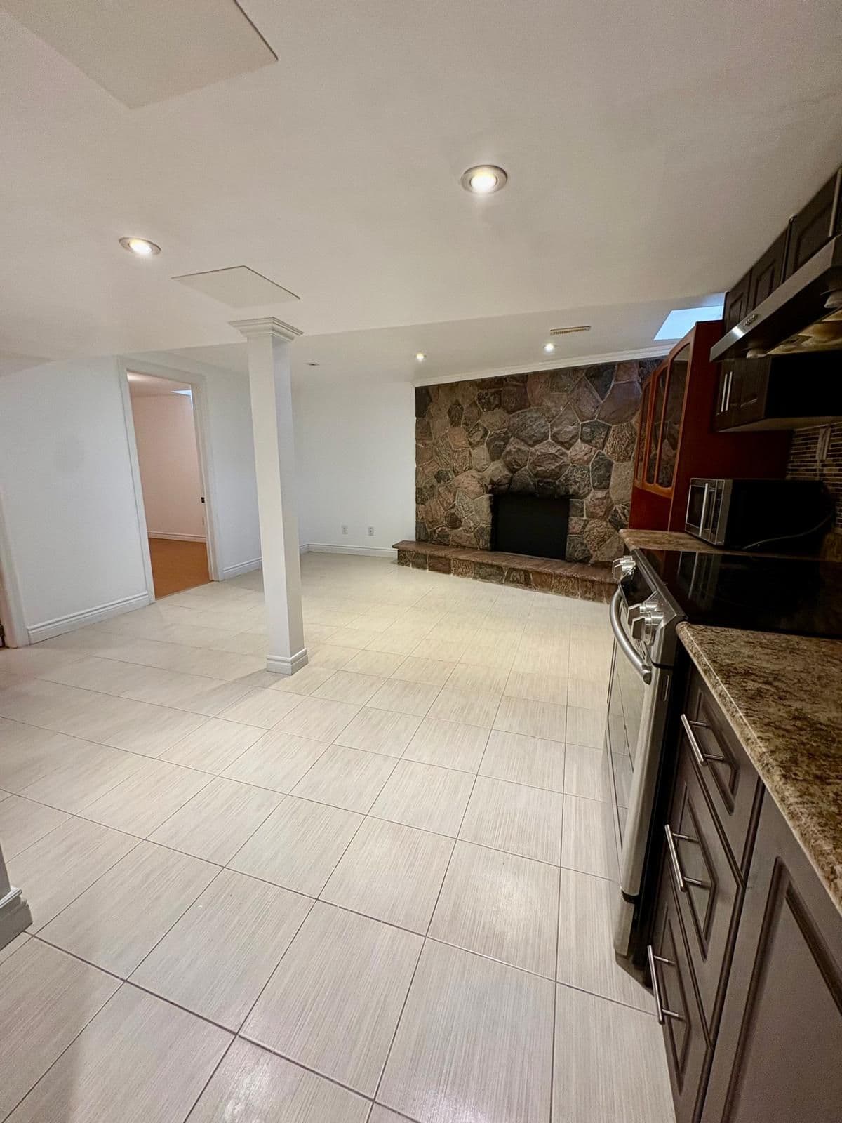 255 Kristin Grove BSMT, Mississauga, ON L5A 3E7