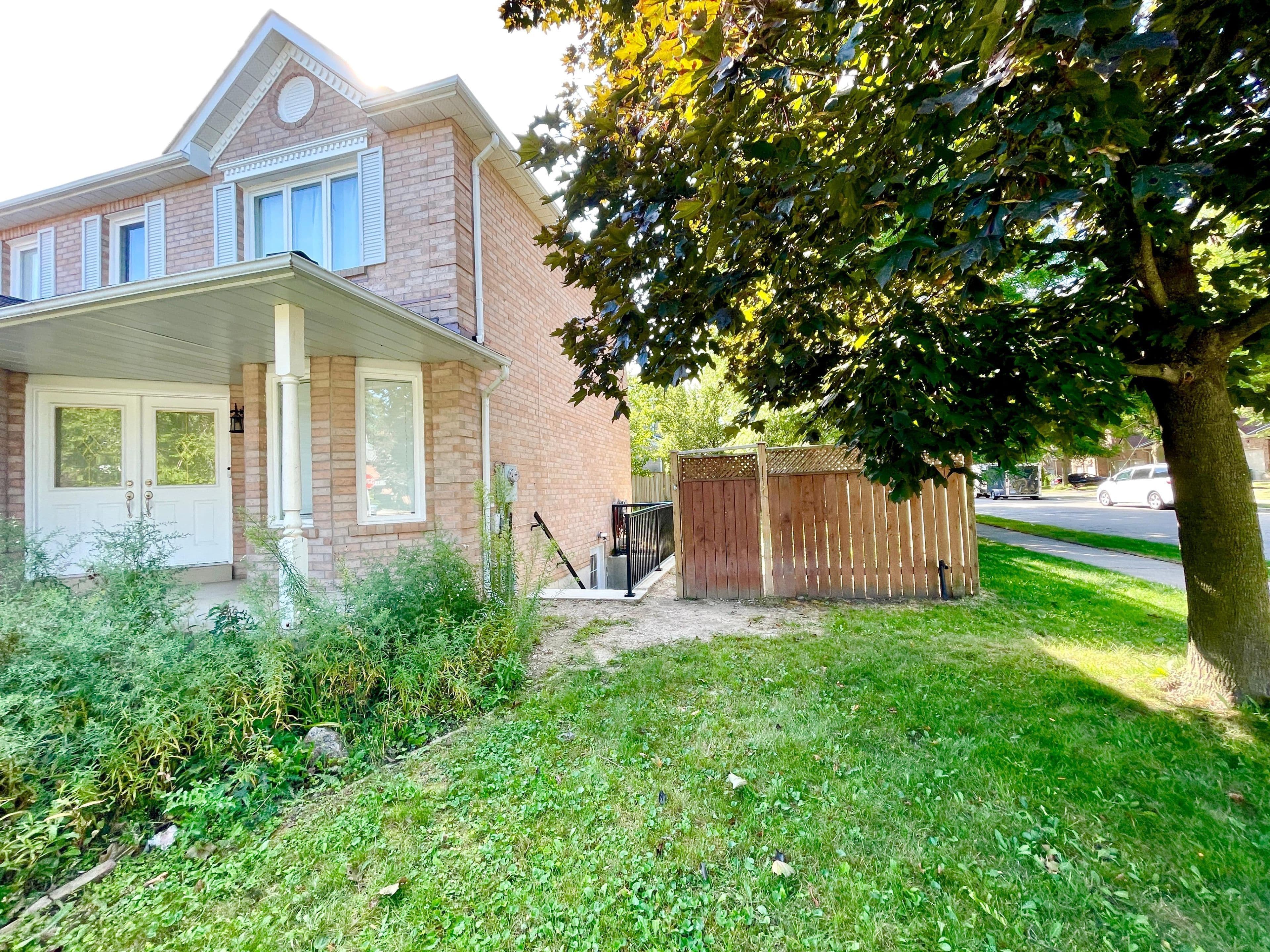 106 Vivians Crescent Basement, Brampton, ON L6Y 4V4