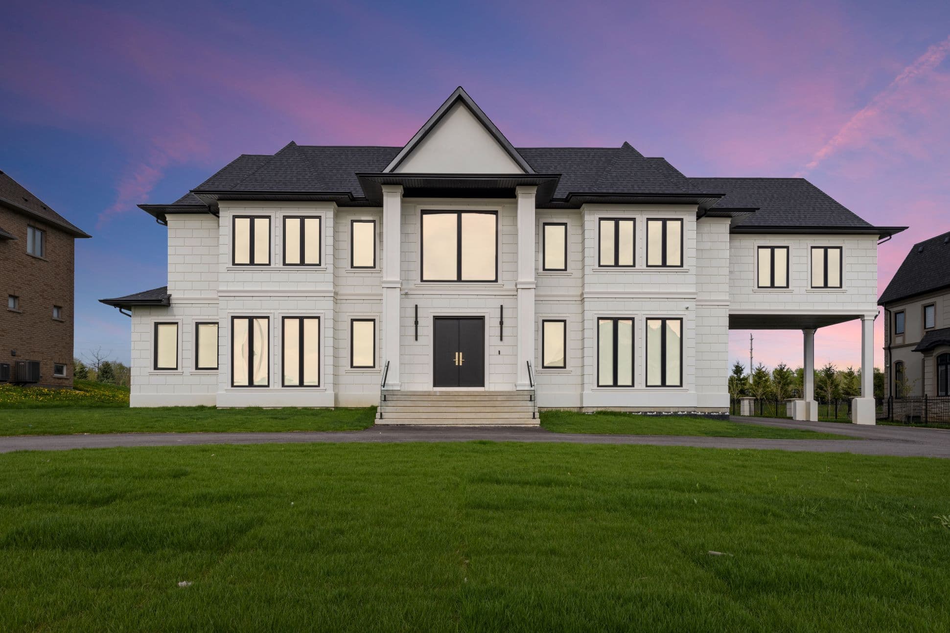 9 Pleasant Valley Drive, Whitchurch-Stouffville, ON L4A 1W3