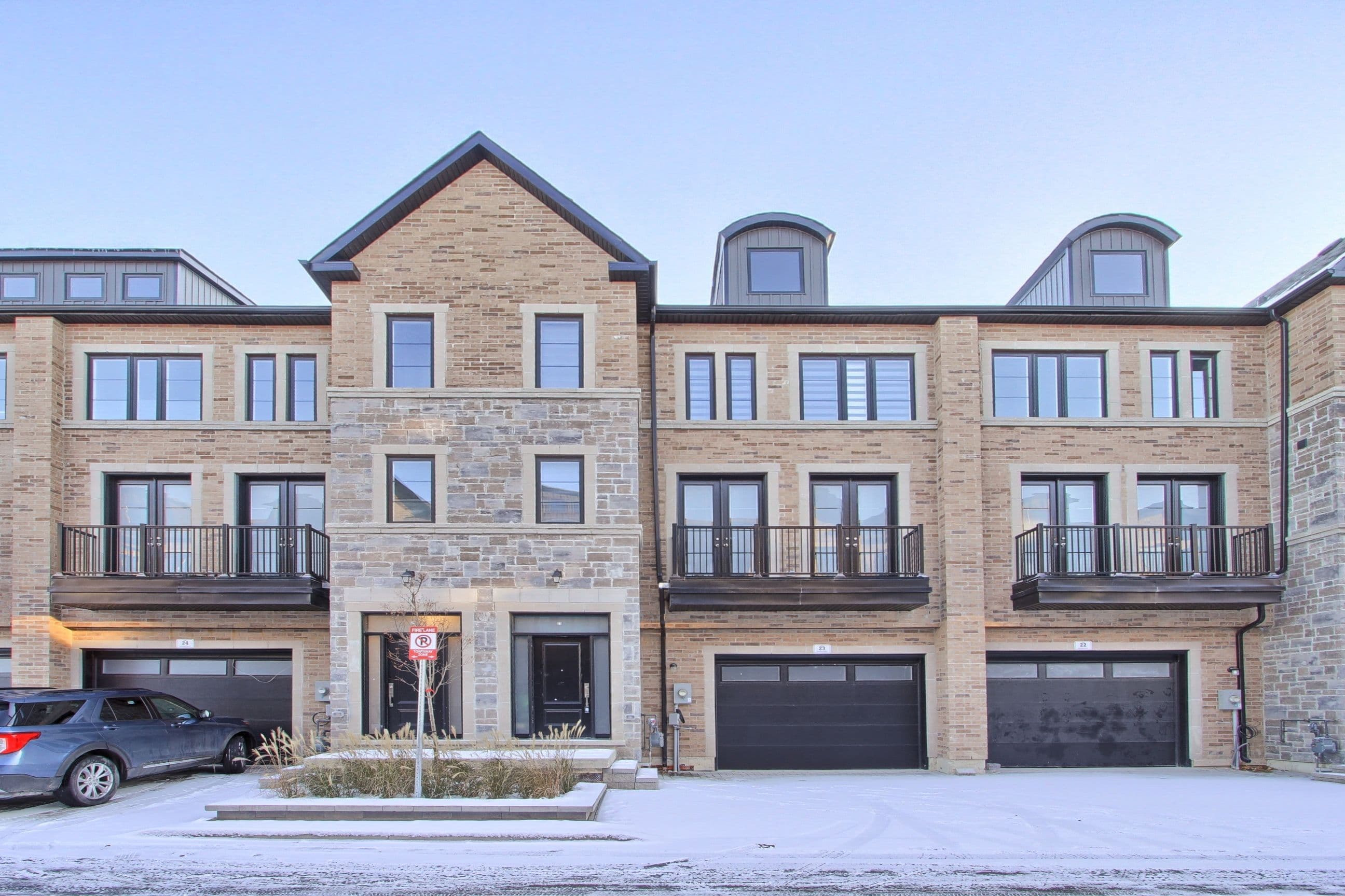 260 Eagle Street 23, Newmarket, ON L3Y 1K1