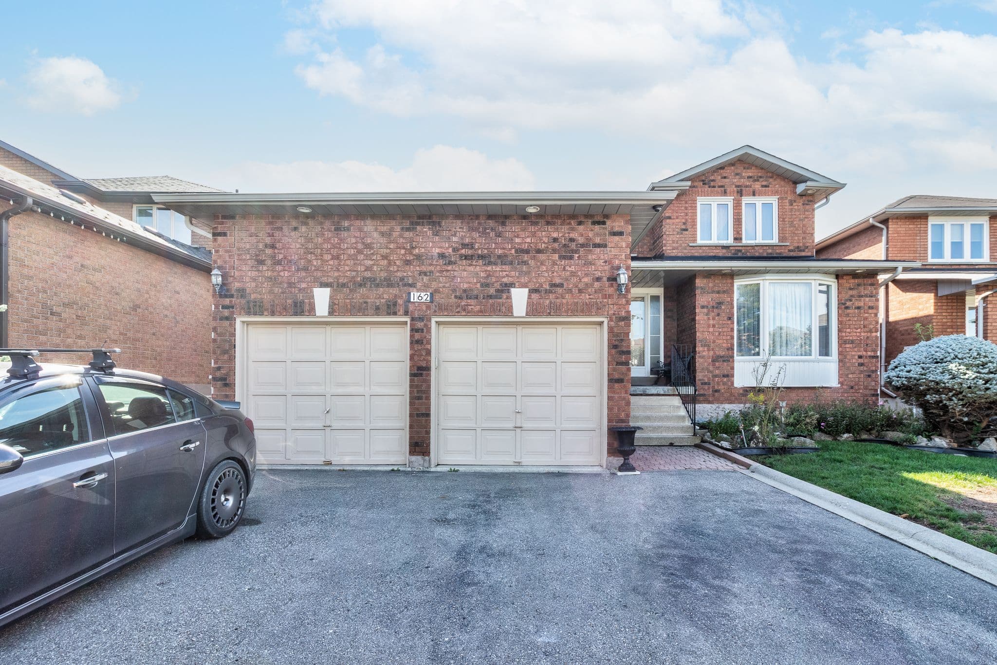 162 Longhouse Street, Vaughan, ON L4L 8E9