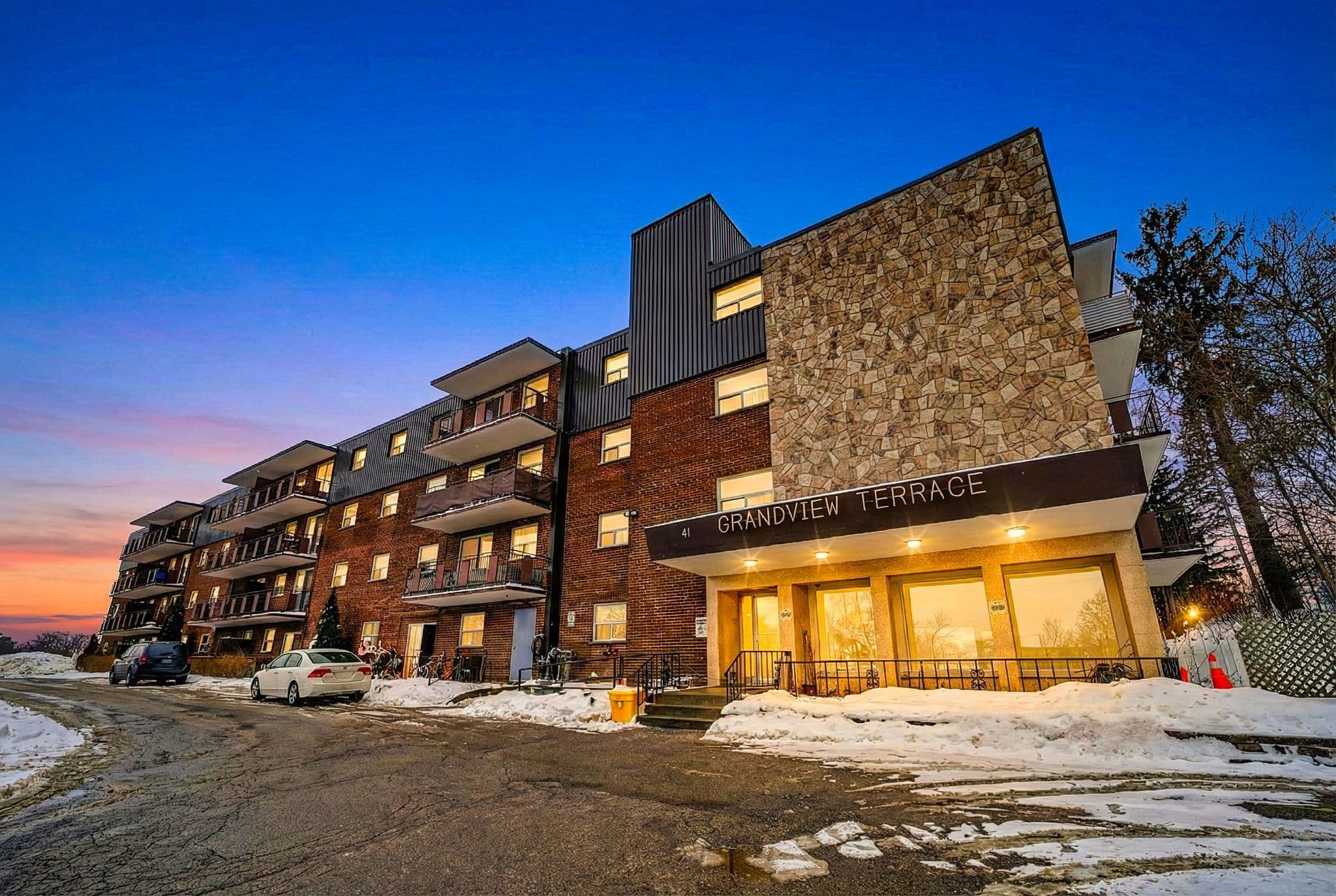 41 Sutherland Street W 419, Haldimand, ON N3W 1L1