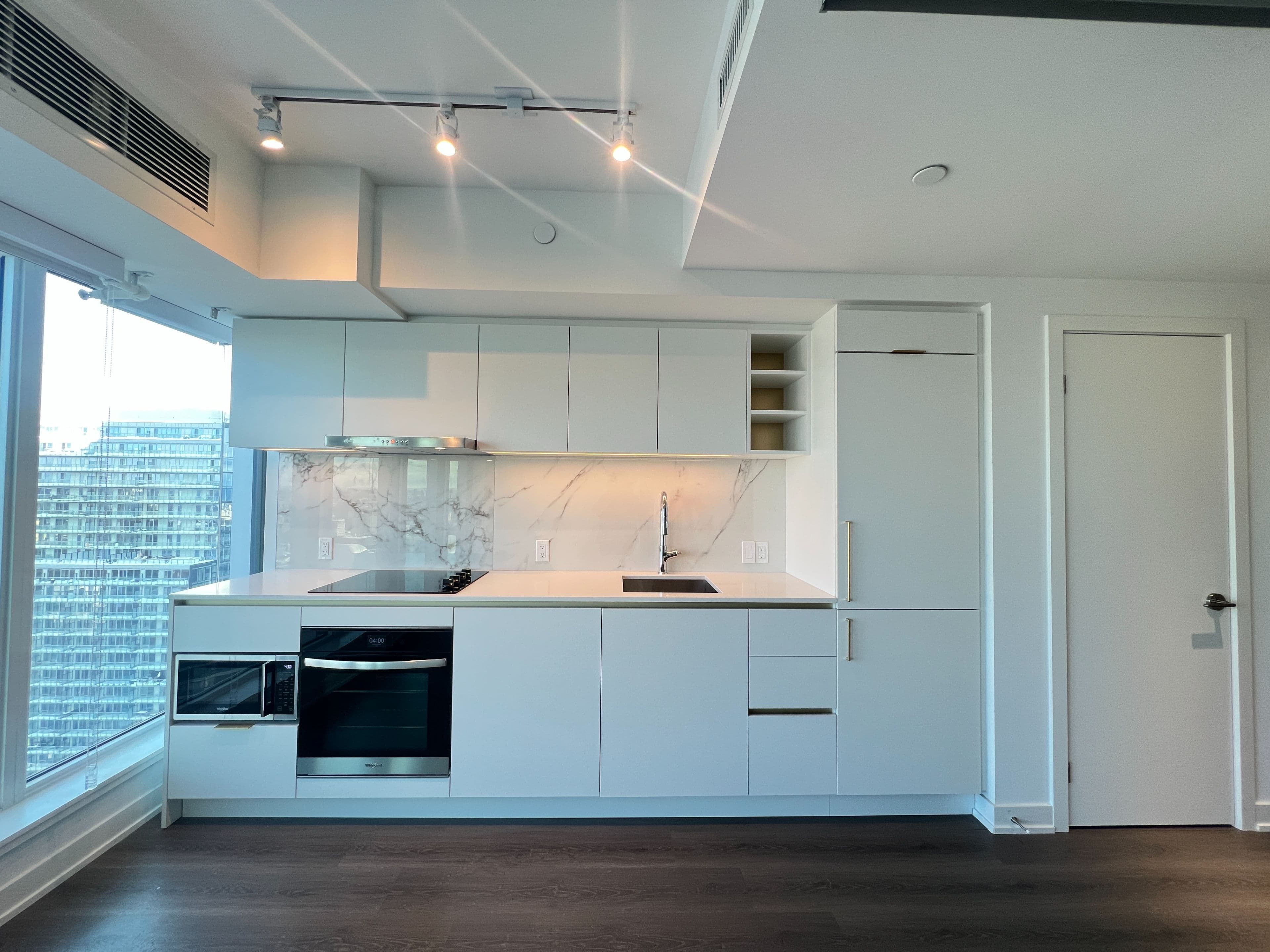 8 Wellesley Street W 4905, Toronto C01, ON M4Y 0J5