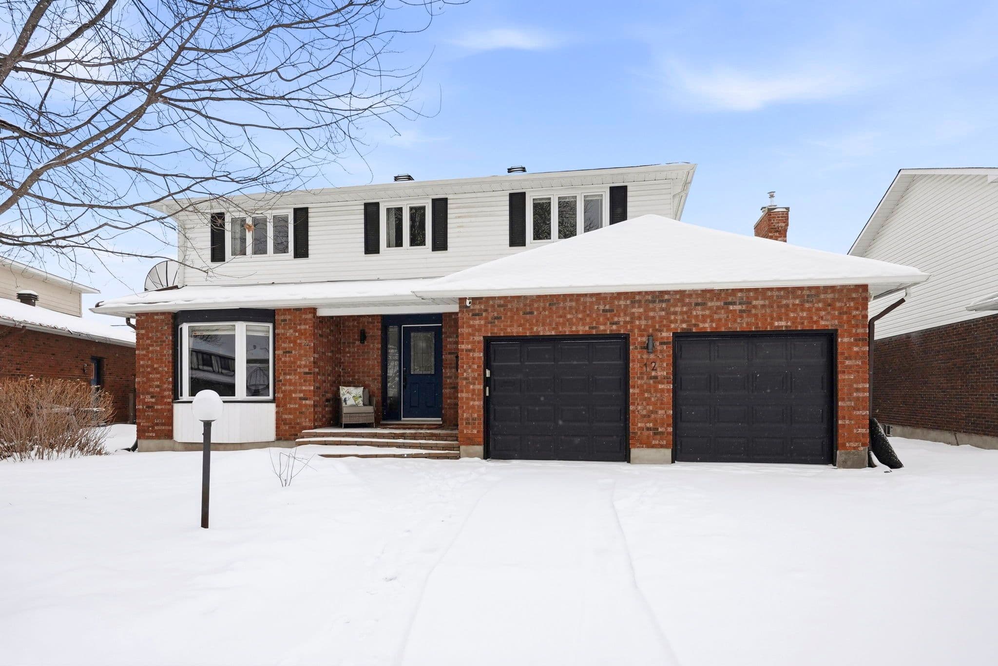 12 Mancil Drive, Barrhaven, ON K2J 2J5
