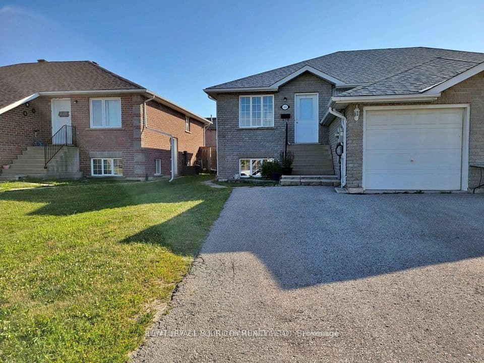48 Cassandra Drive main level, Barrie, ON L4M 6Z3