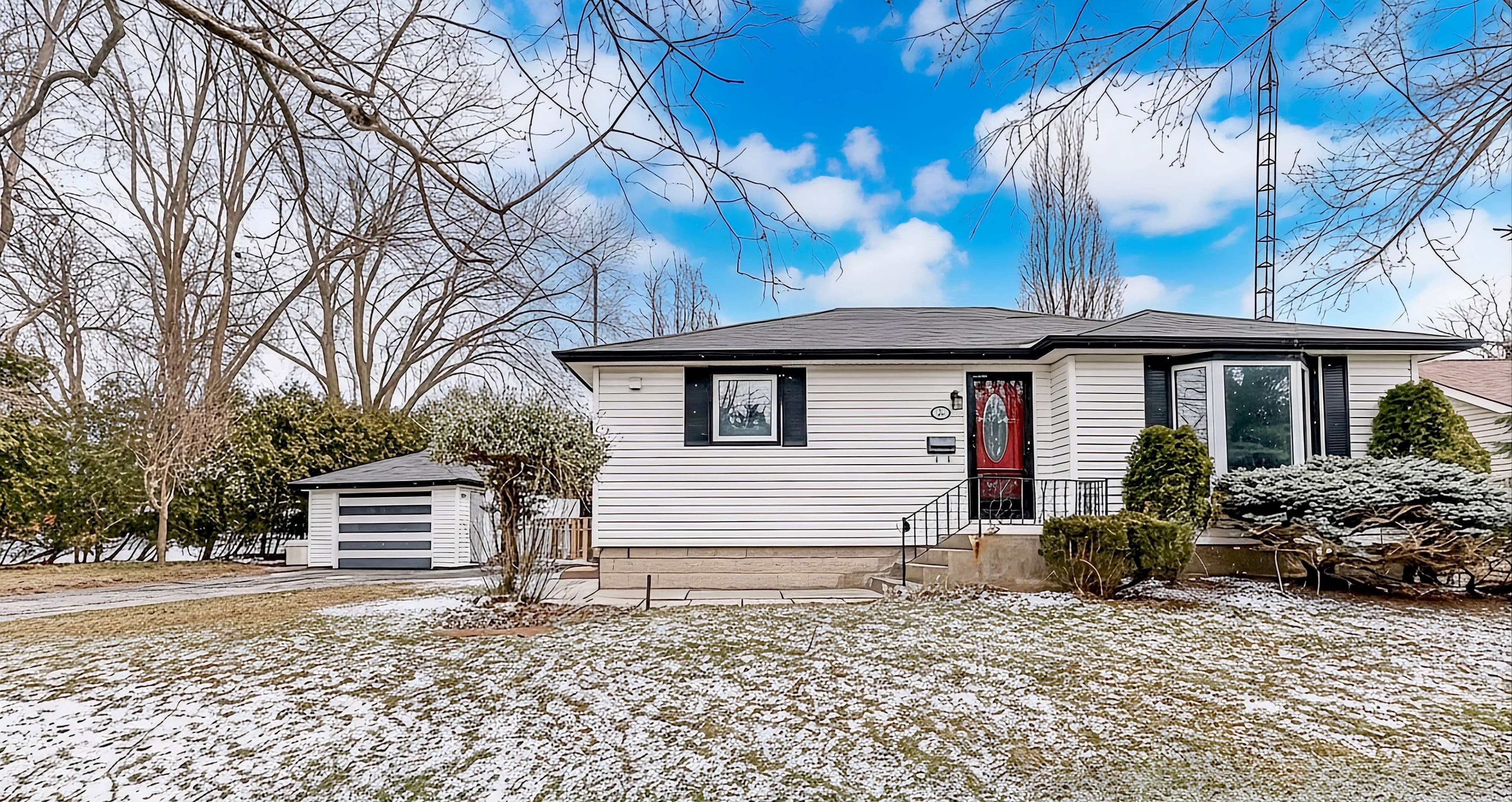 19 Herbert Avenue Main, Oshawa, ON L1G 3Y7