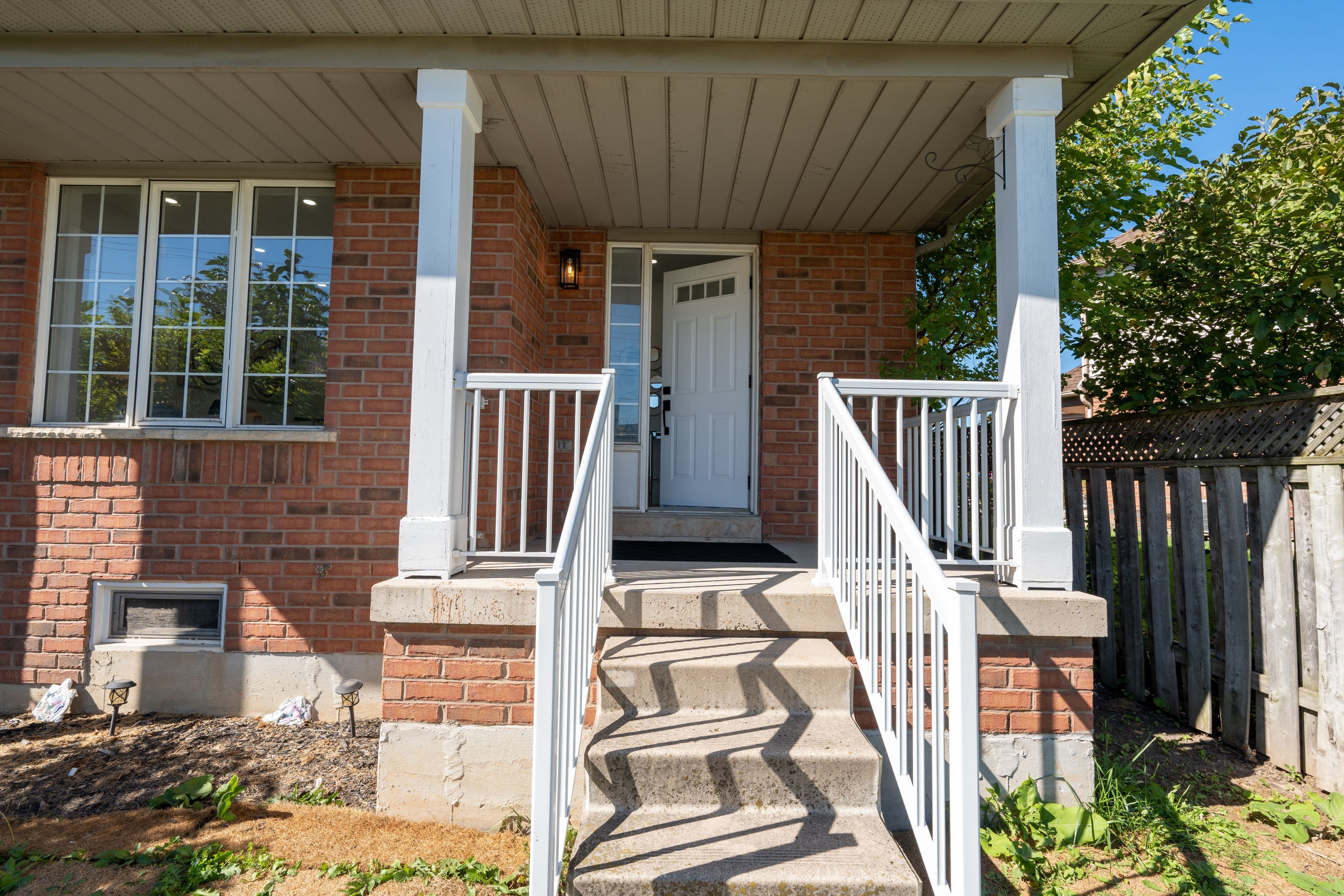 136 Manley Lane, Milton, ON L9T 5N9