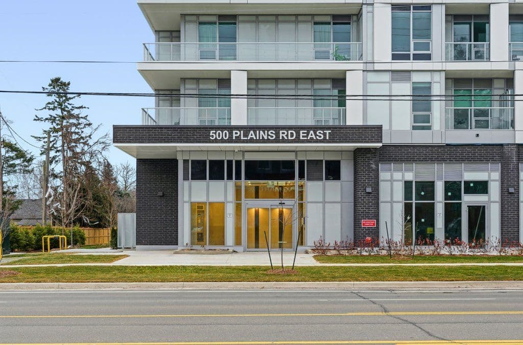 500 Plains Road E PH3, Burlington, ON L7T 0C8