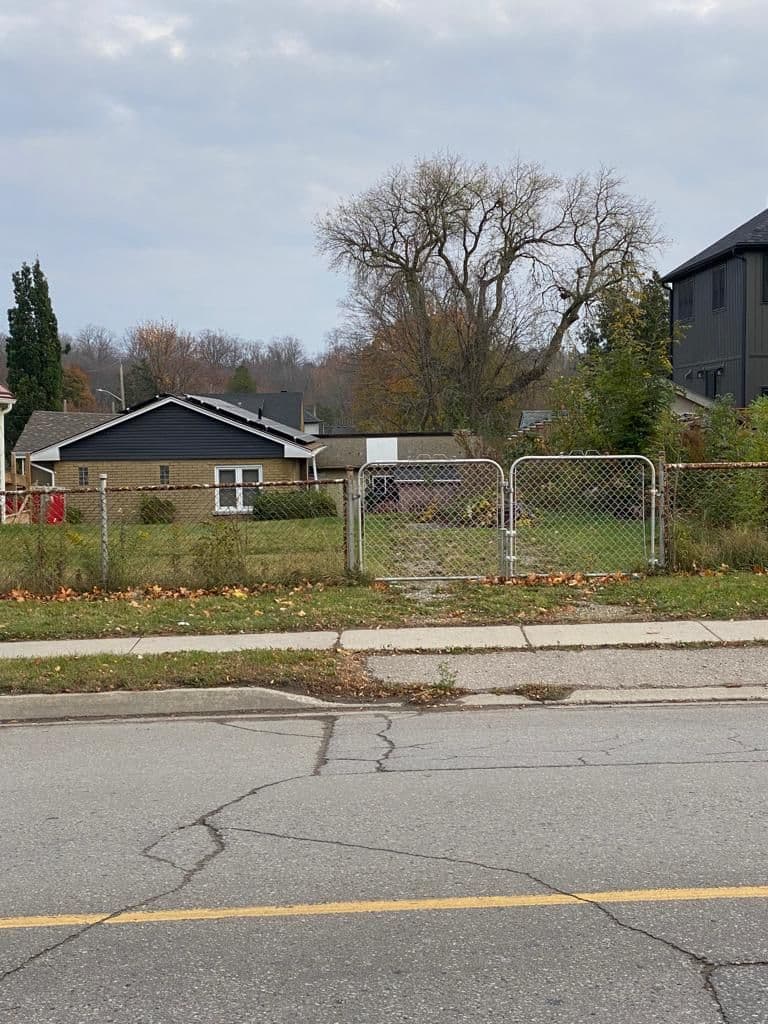 449 York Road, Guelph, ON N1E 5X8