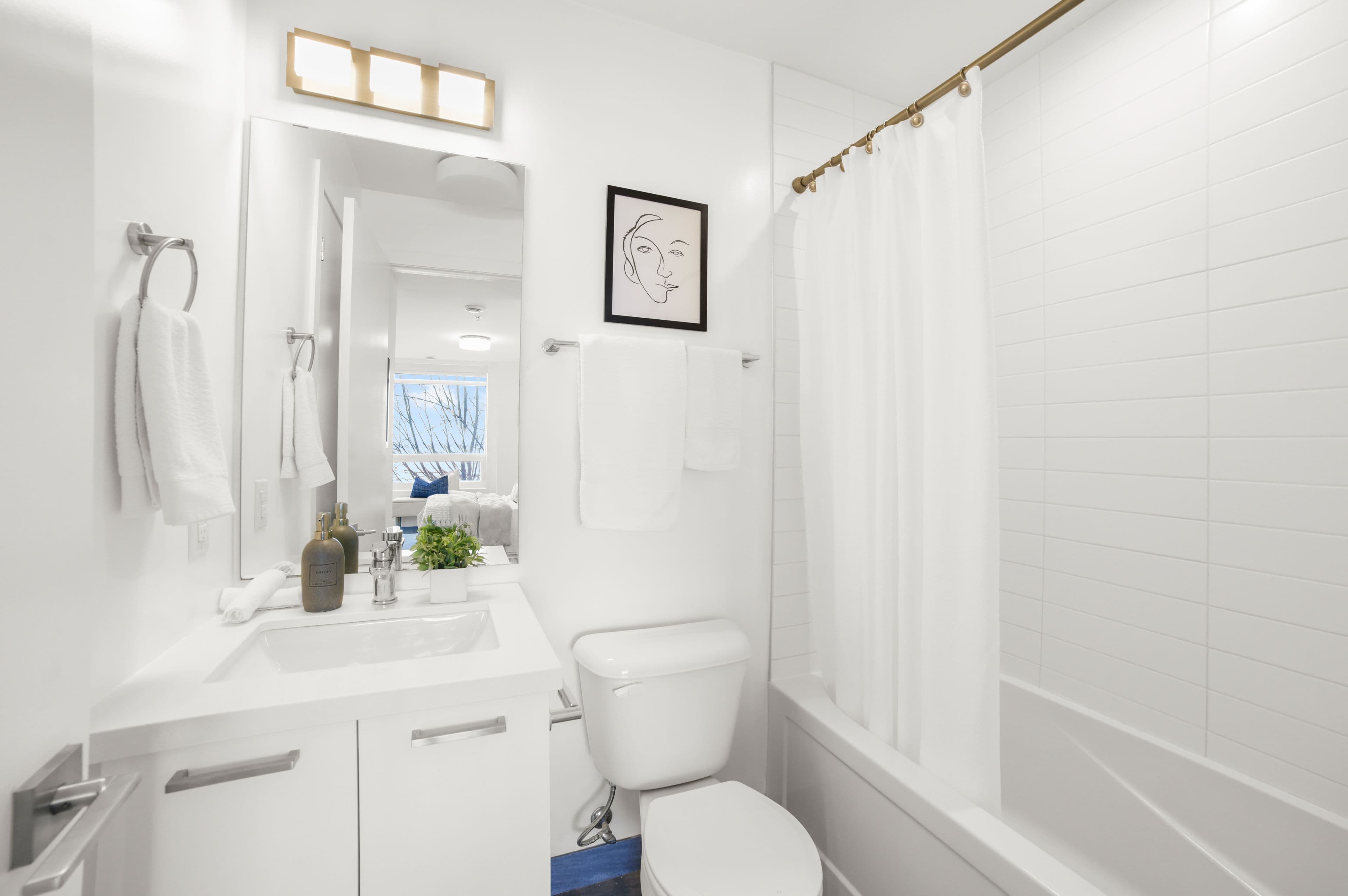 479 CHARLTON Avenue E 205, Hamilton, ON L8N 0B4