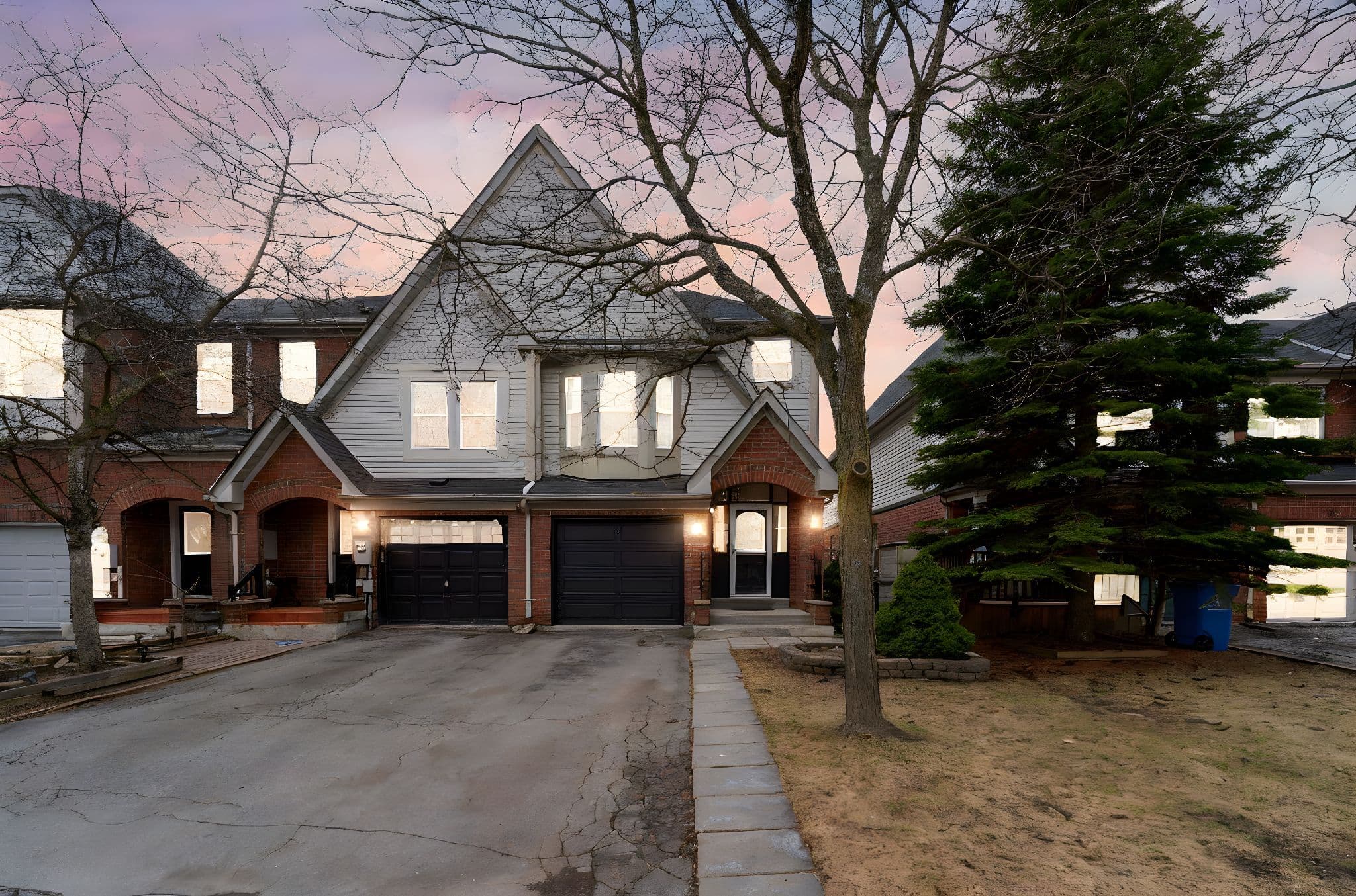 29 Mugford Road, Aurora, ON L4G 7H4