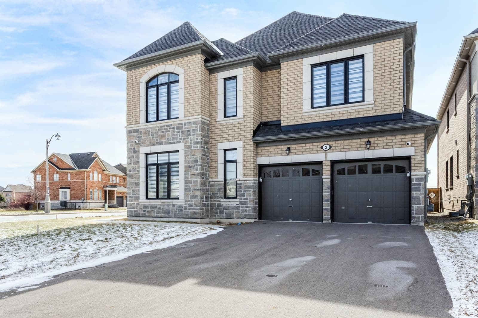 2 Catherwood Court, Brampton, ON L6P 2W1