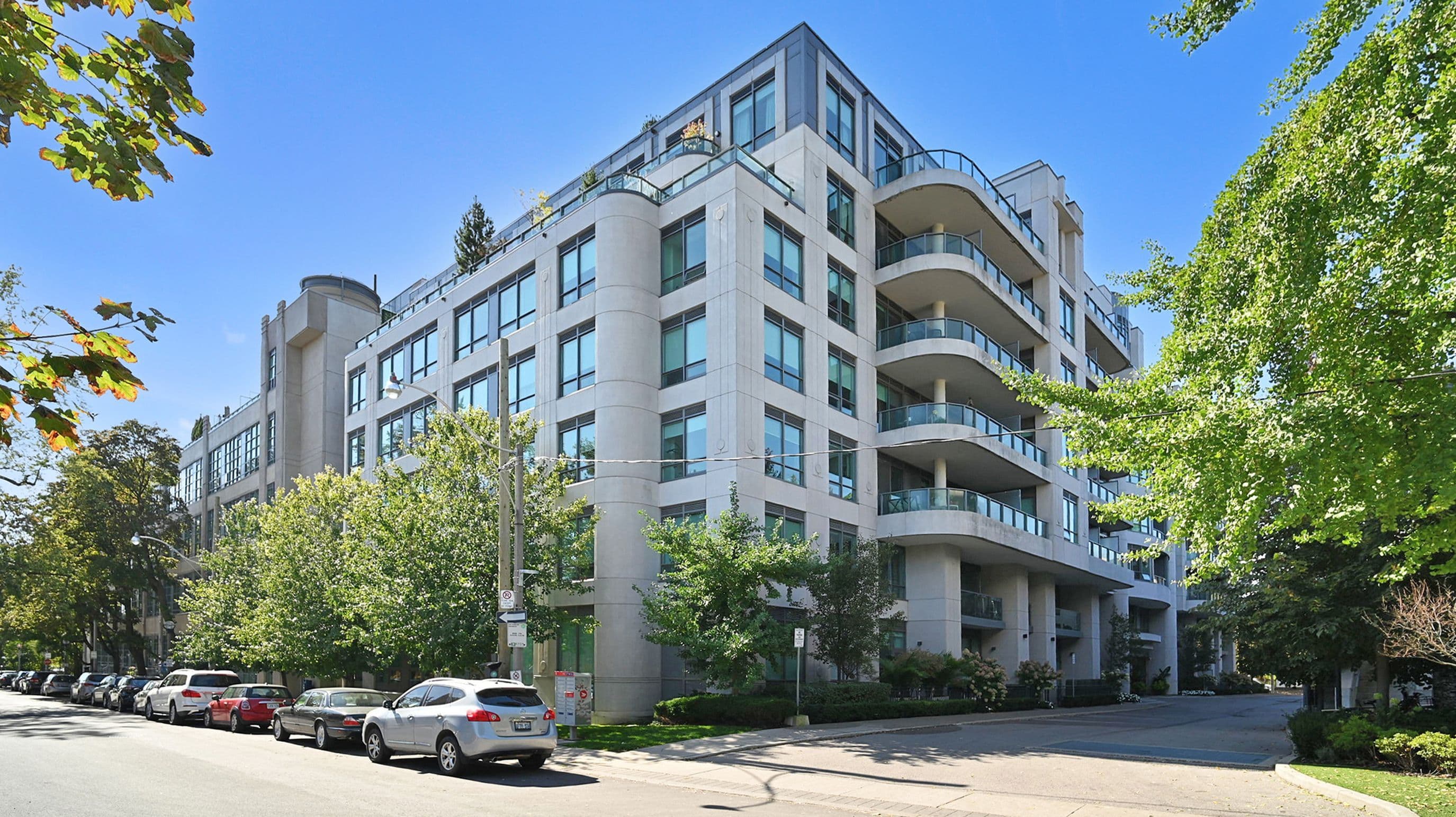 377 Madison Avenue 224, Toronto C02, ON M4V 3E1
