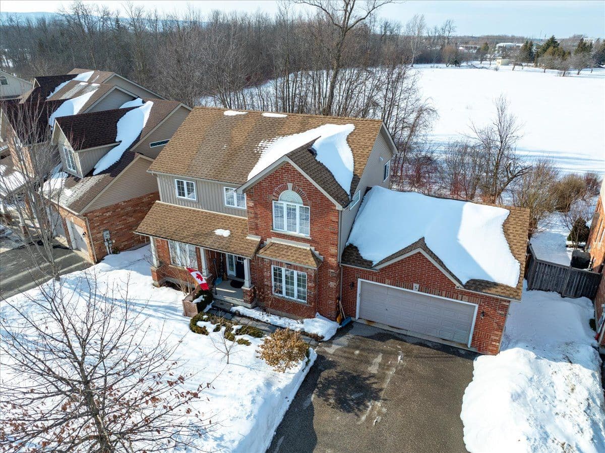 19 Chamberlain Crescent, Collingwood, ON L9Y 0E3
