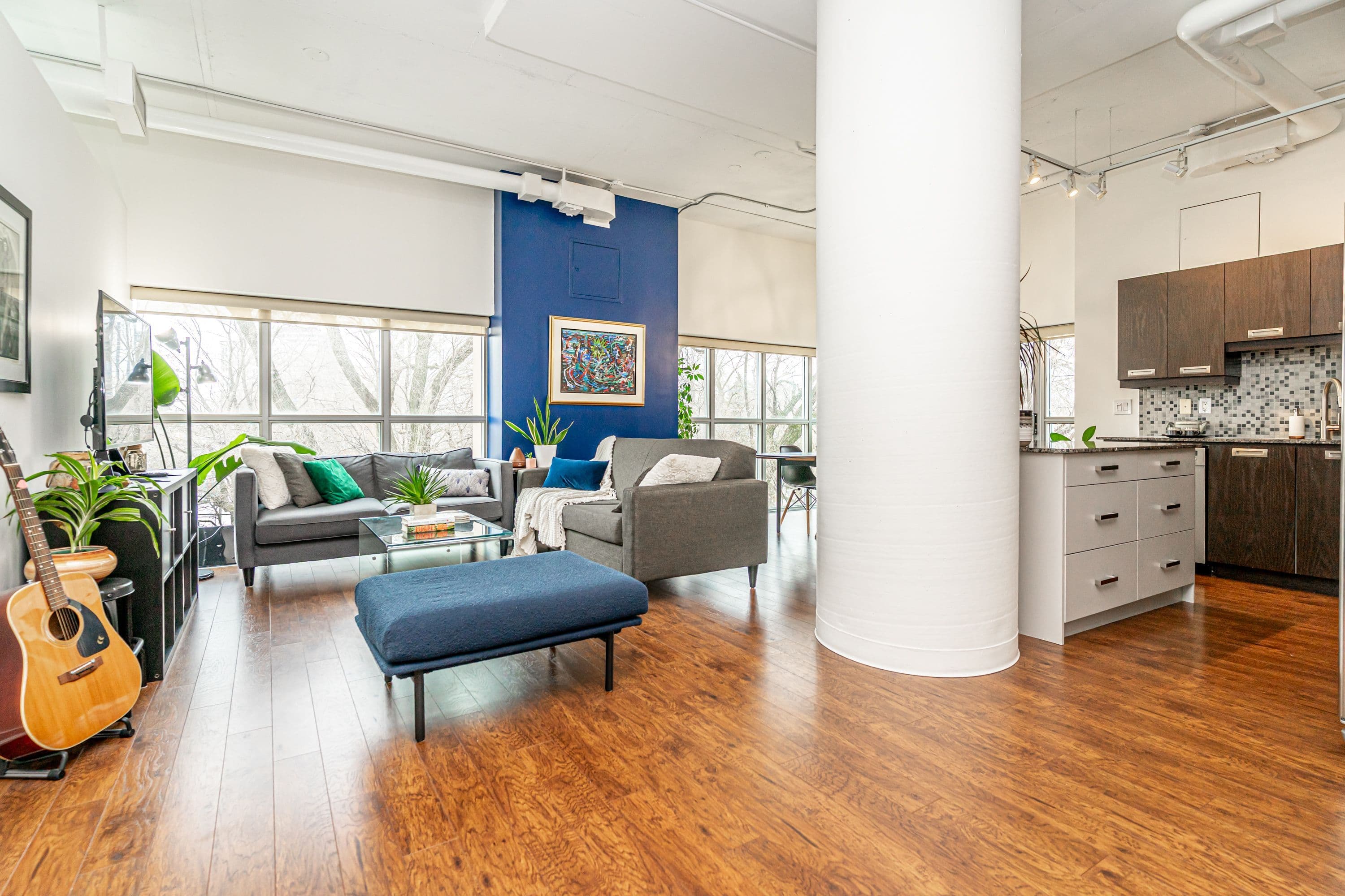 2 Fieldway Road 206, Toronto W08, ON M8Z 0B9