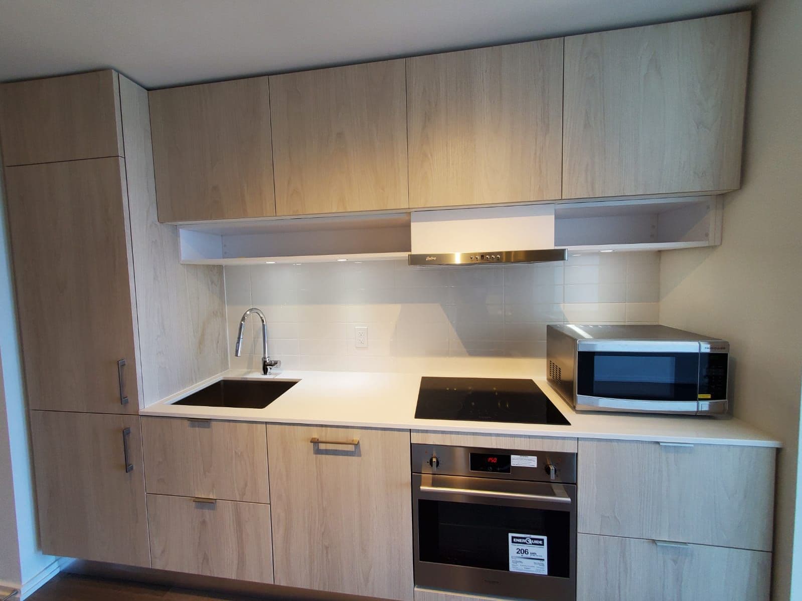 5 Soudan Avenue 2112, Toronto C10, ON M4S 0B1