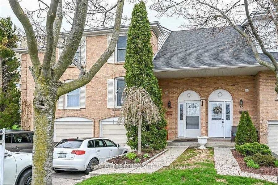43 Albright Road, Hamilton, ON L8K 6H5