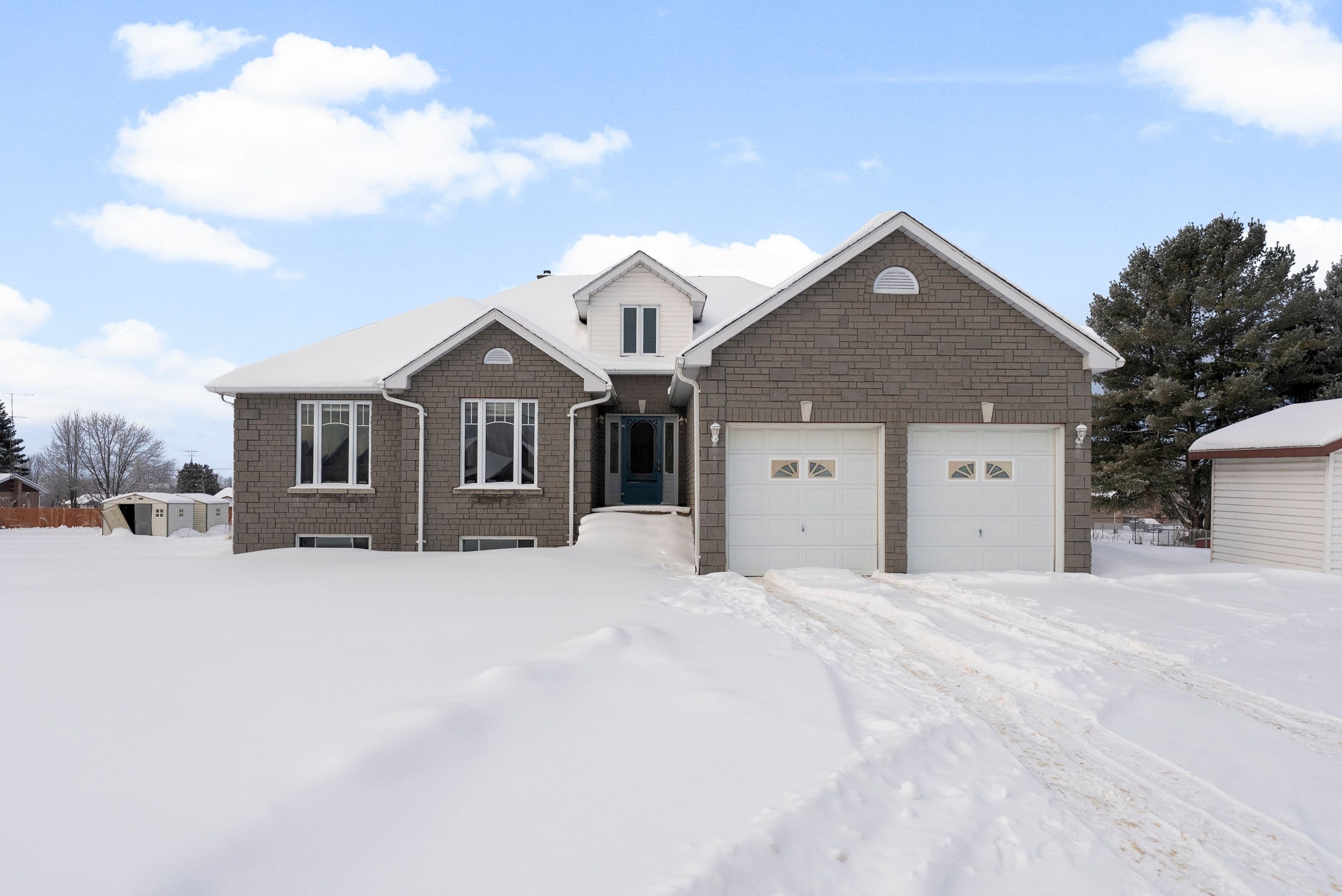 37 Rapid Road, Whitewater Region, ON K0J 2L0