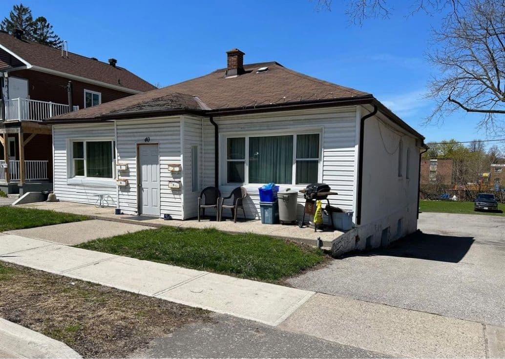 40 penetang Street, Barrie, ON L4M 1V6