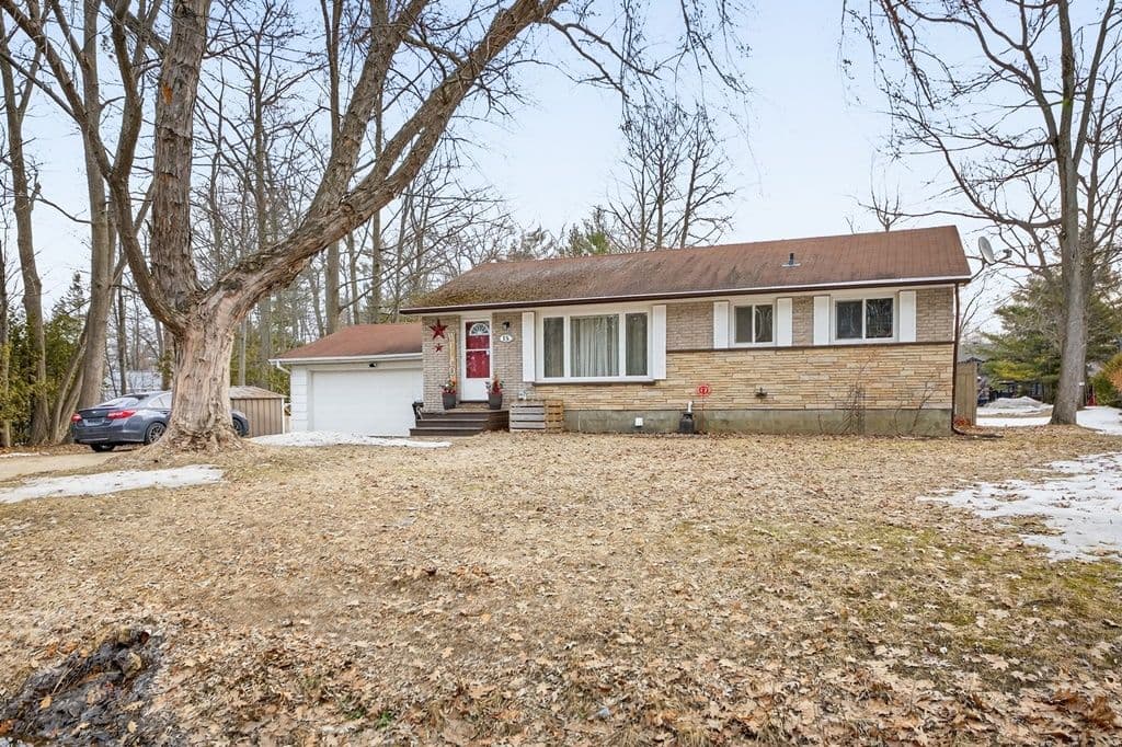 15 Smallman Drive, Wasaga Beach, ON L9Z 1L1