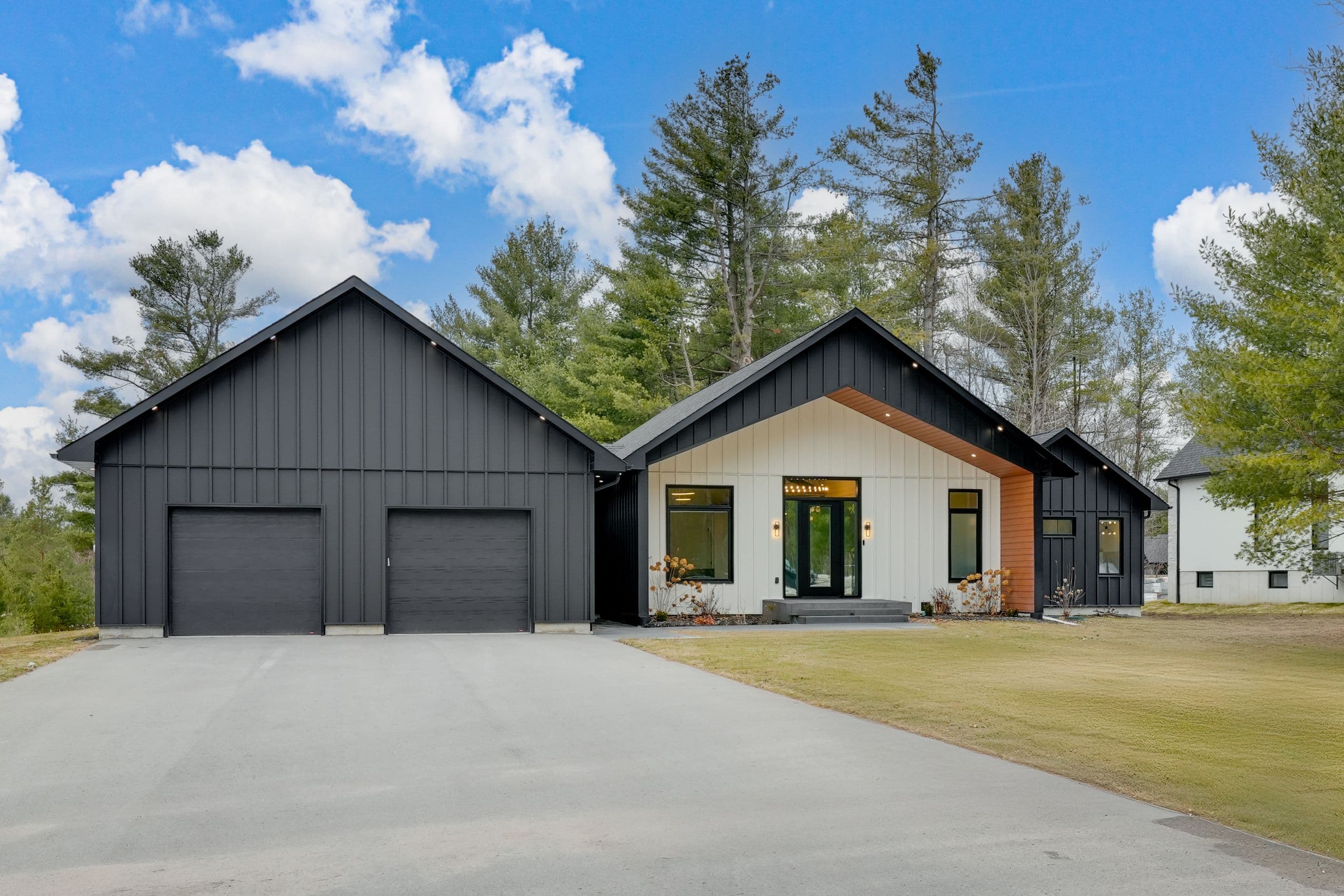 31 Marni Lane, Springwater, ON L0L 2K0