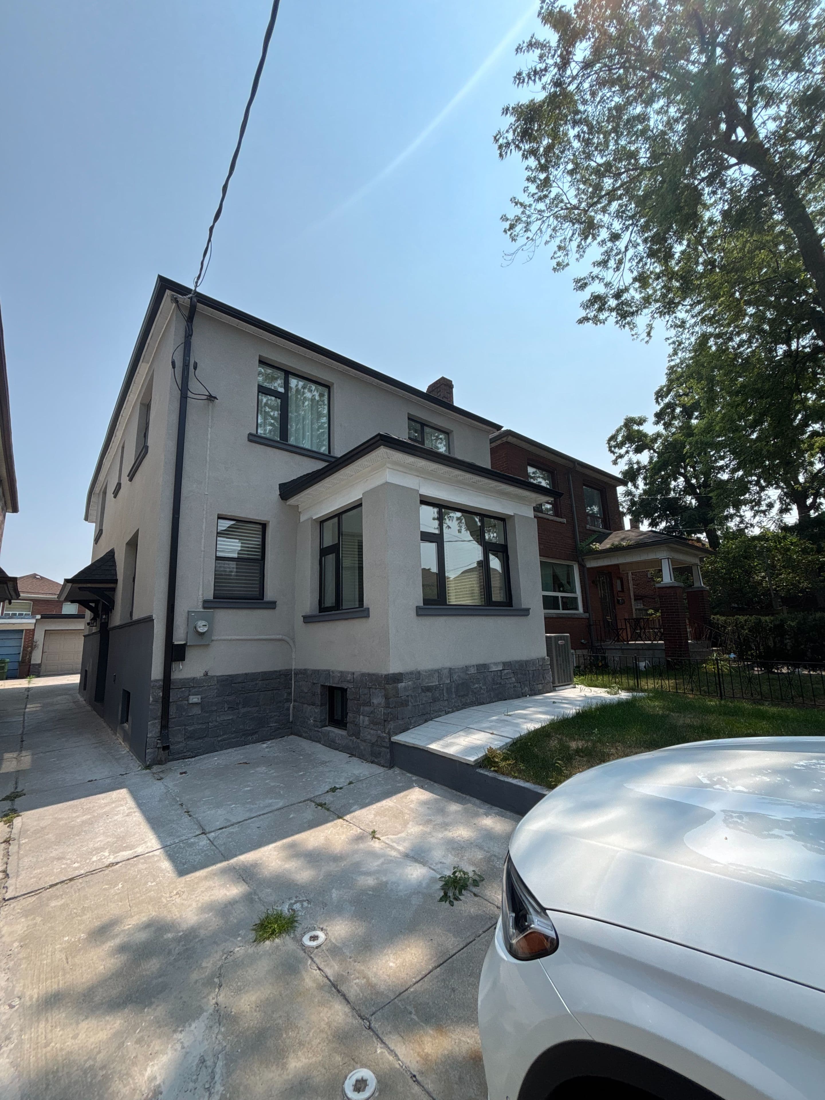 9 Rusholme Drive E Bsmt, Toronto C01, ON M6J 3K1
