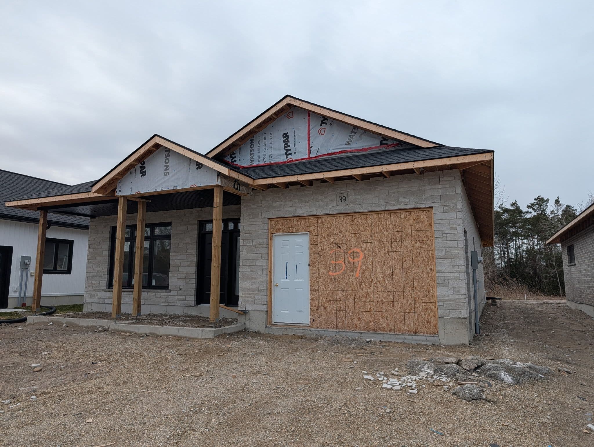 39 Mercedes Crescent, Kincardine, ON N2Z 1G8