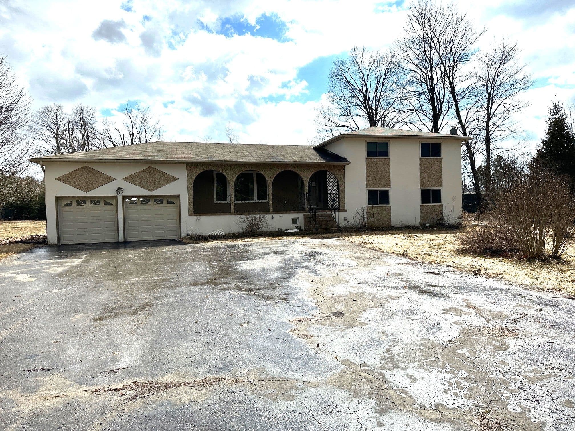 780 Essa Road E, Barrie, ON L4N 9E9
