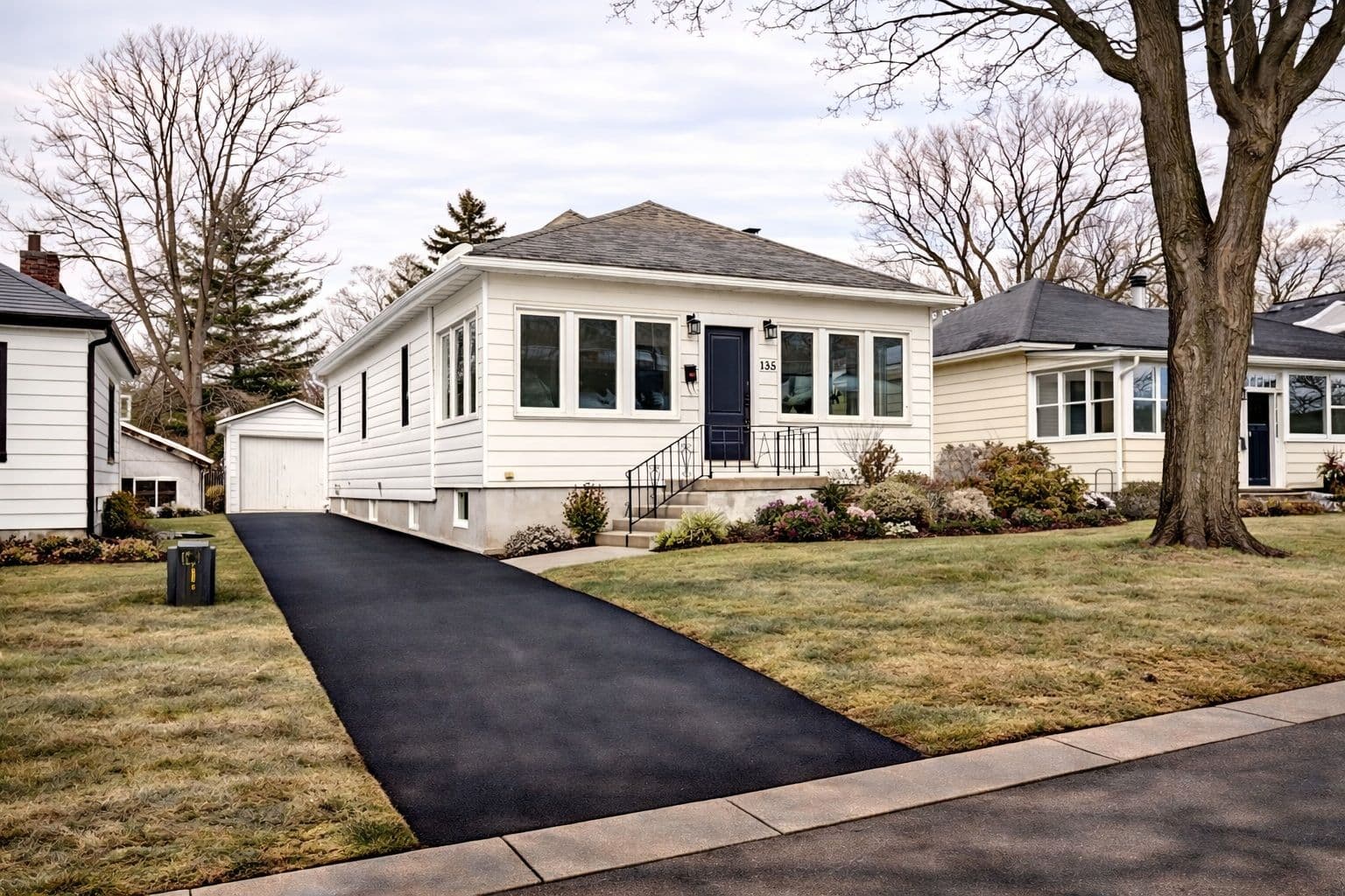 135 DEANE Avenue, Oakville, ON L6K 1N2