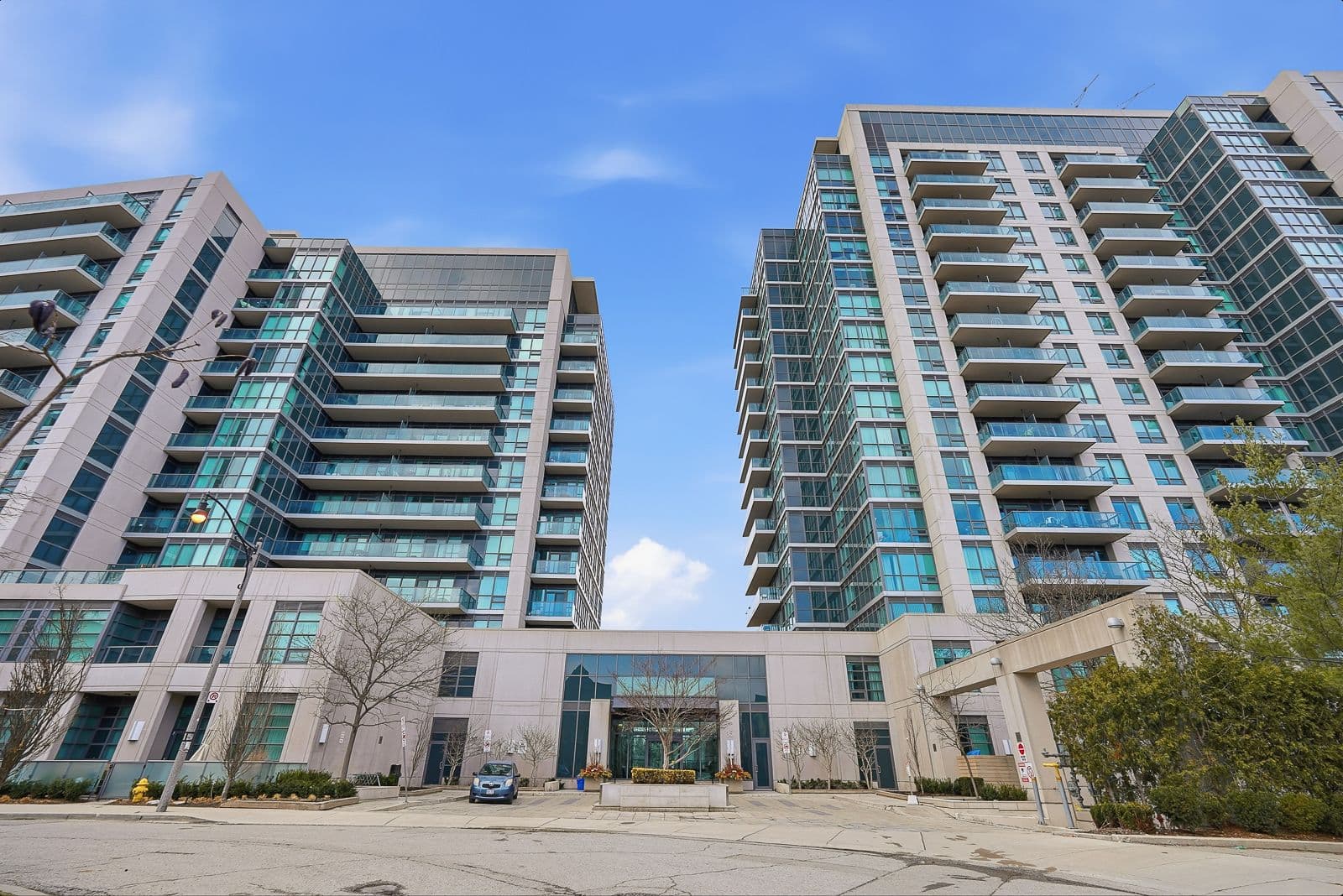 35 Brian Peck Crescent 403, Toronto C11, ON M4G 0A5