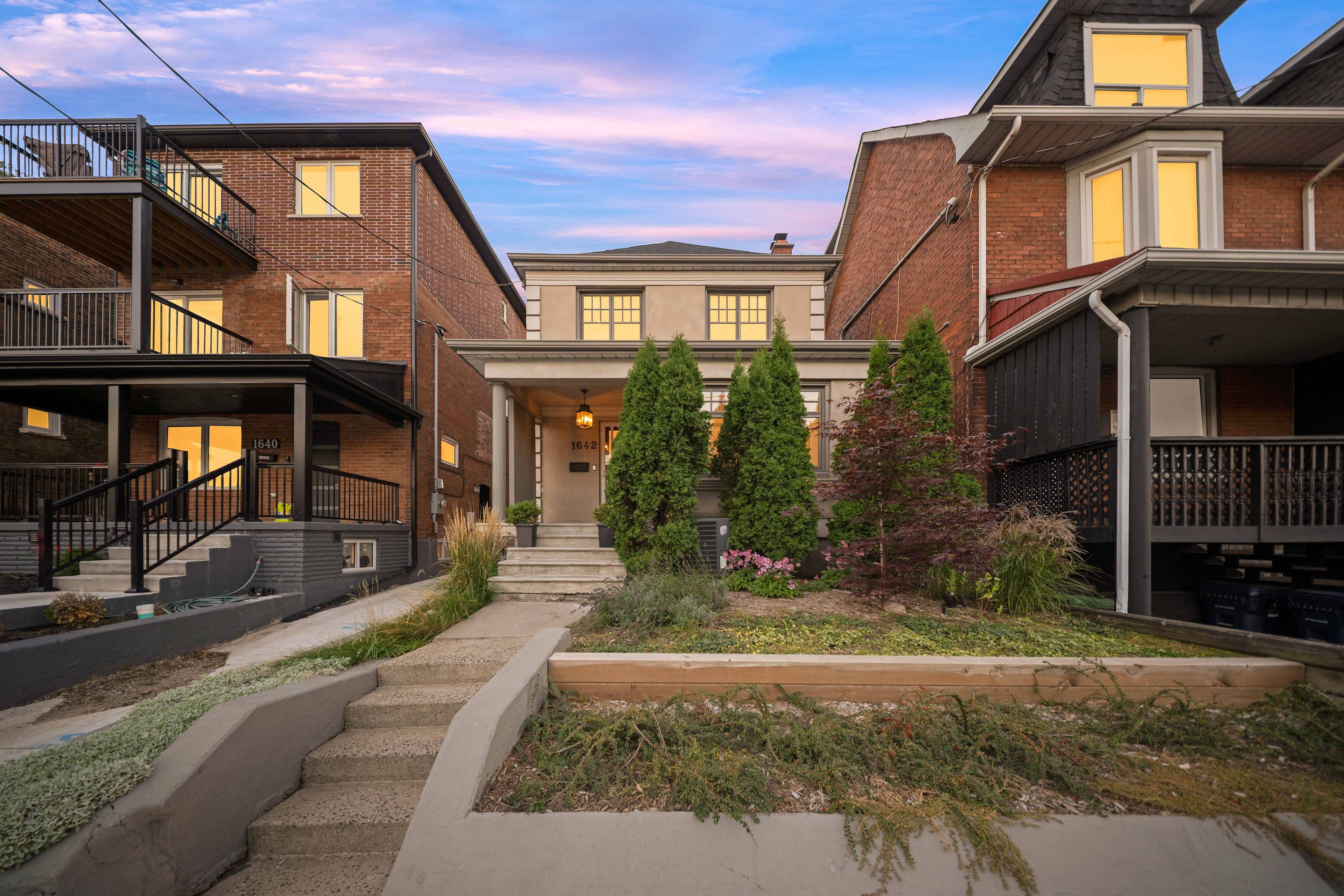 1642 Dufferin Street, Toronto W03, ON M6H 3L8