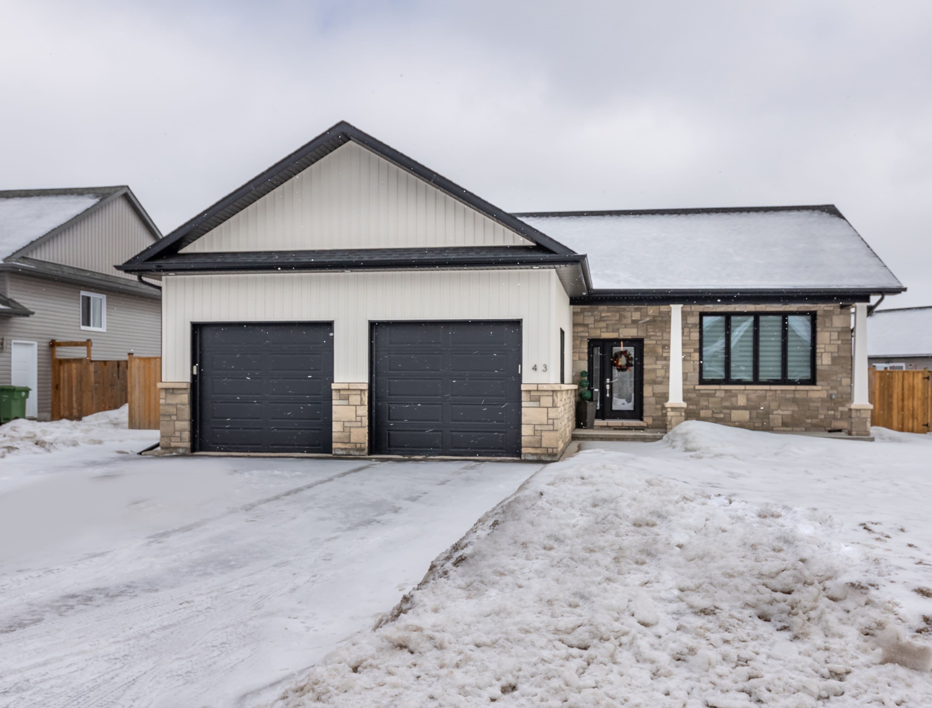 43 Liam Street, Petawawa, ON K8H 0G7