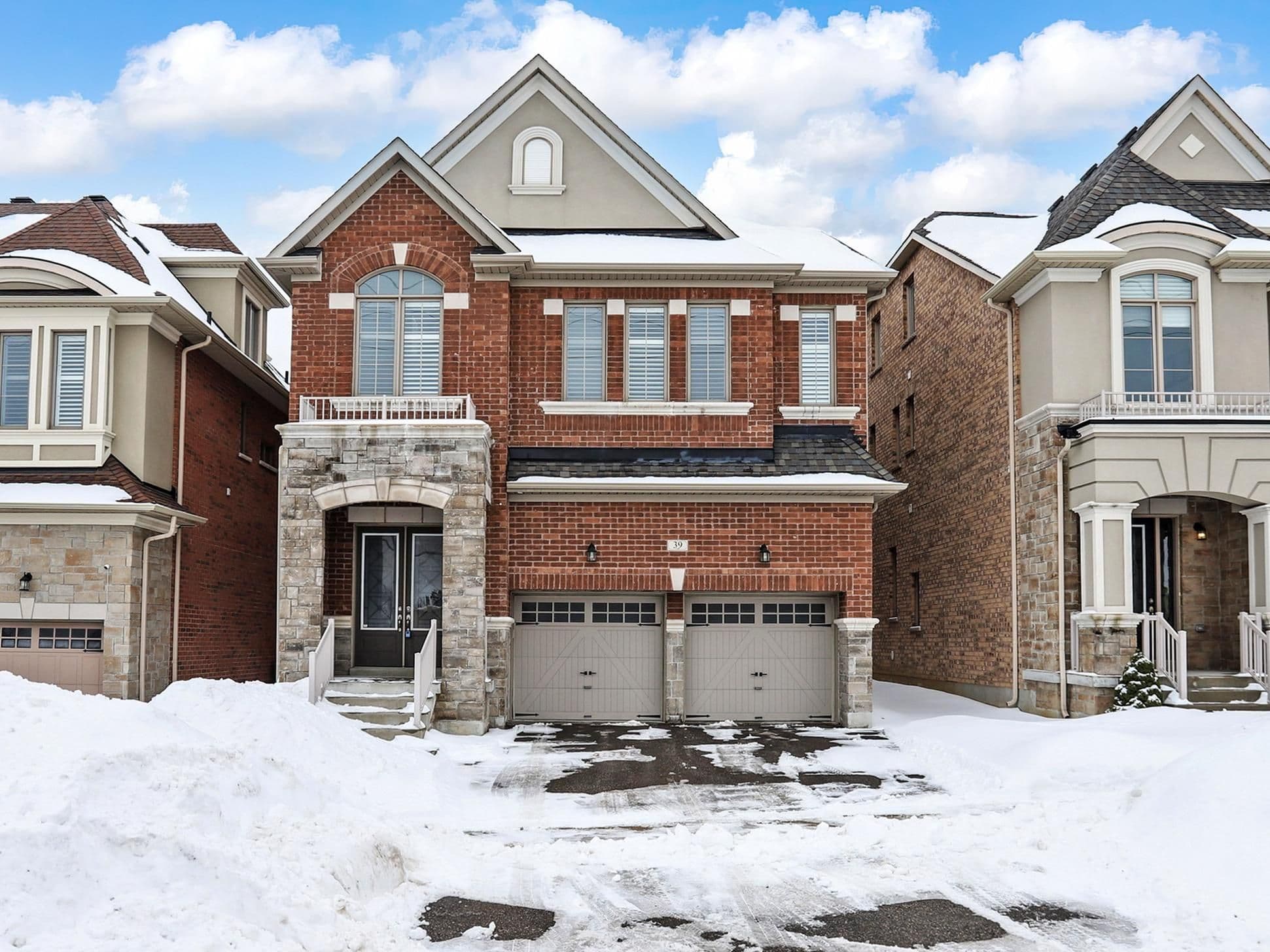 39 Giardina Crescent, Richmond Hill, ON L4B 0G1
