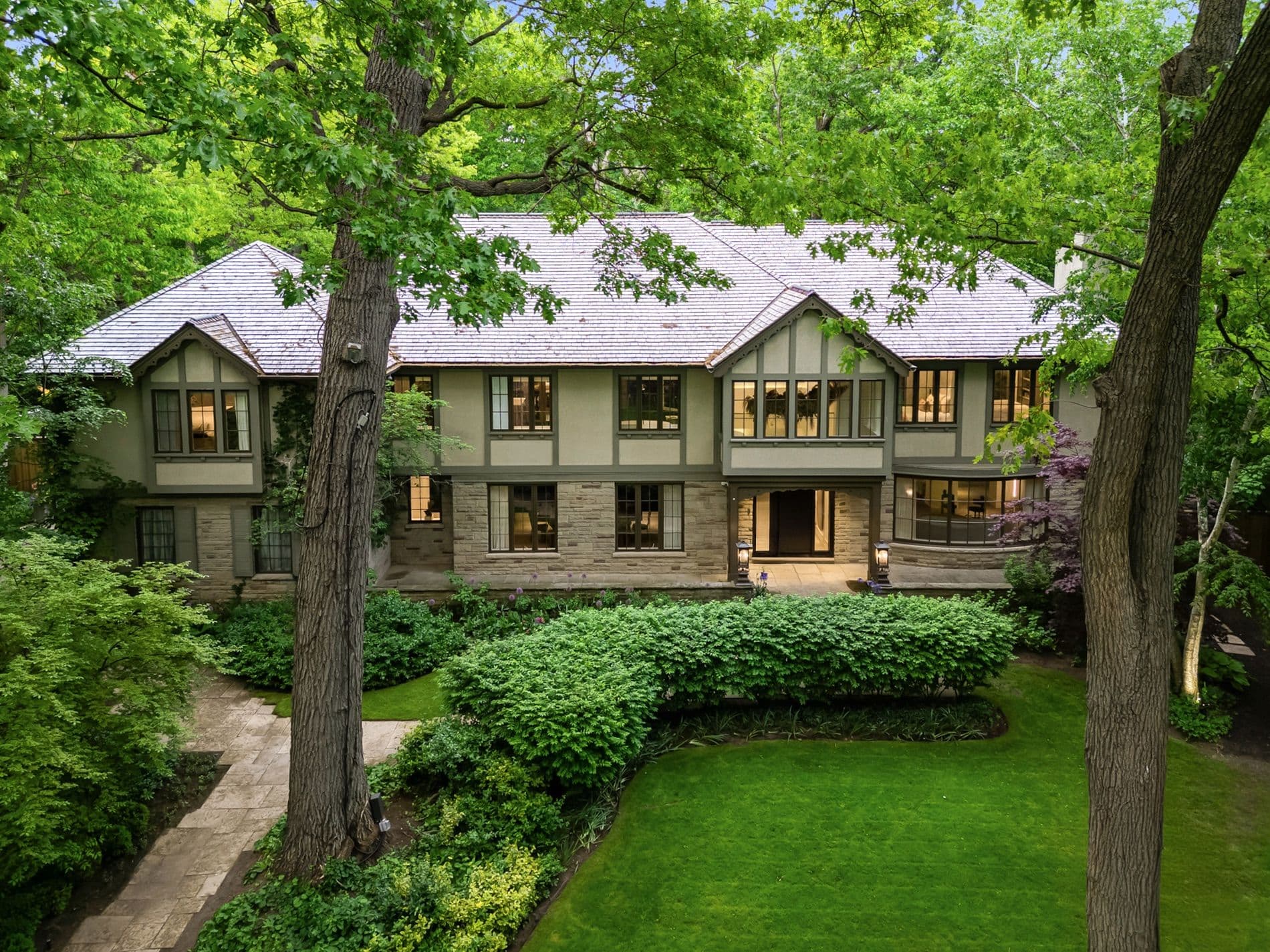 25 North Drive, Toronto W08, ON M9A 4R1