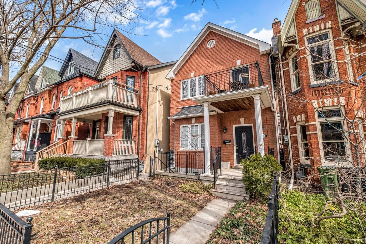 213 Major Street LOWER, Toronto C01, ON M5S 2L4