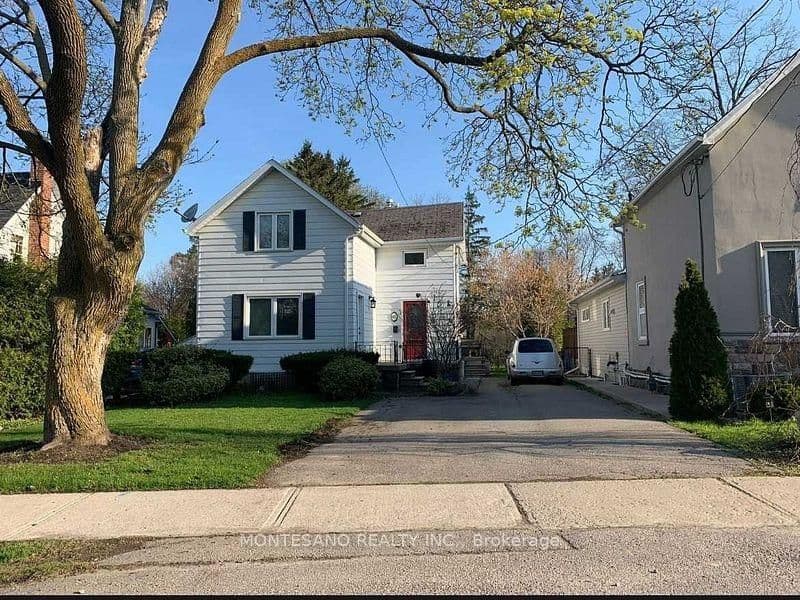 83A Arnold Crescent, Richmond Hill, ON L4C 3R7