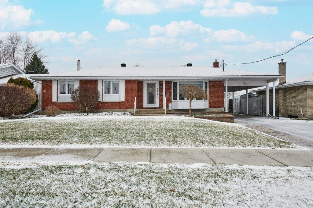 784 Iroquois Drive, Cornwall, ON K6H 5C5