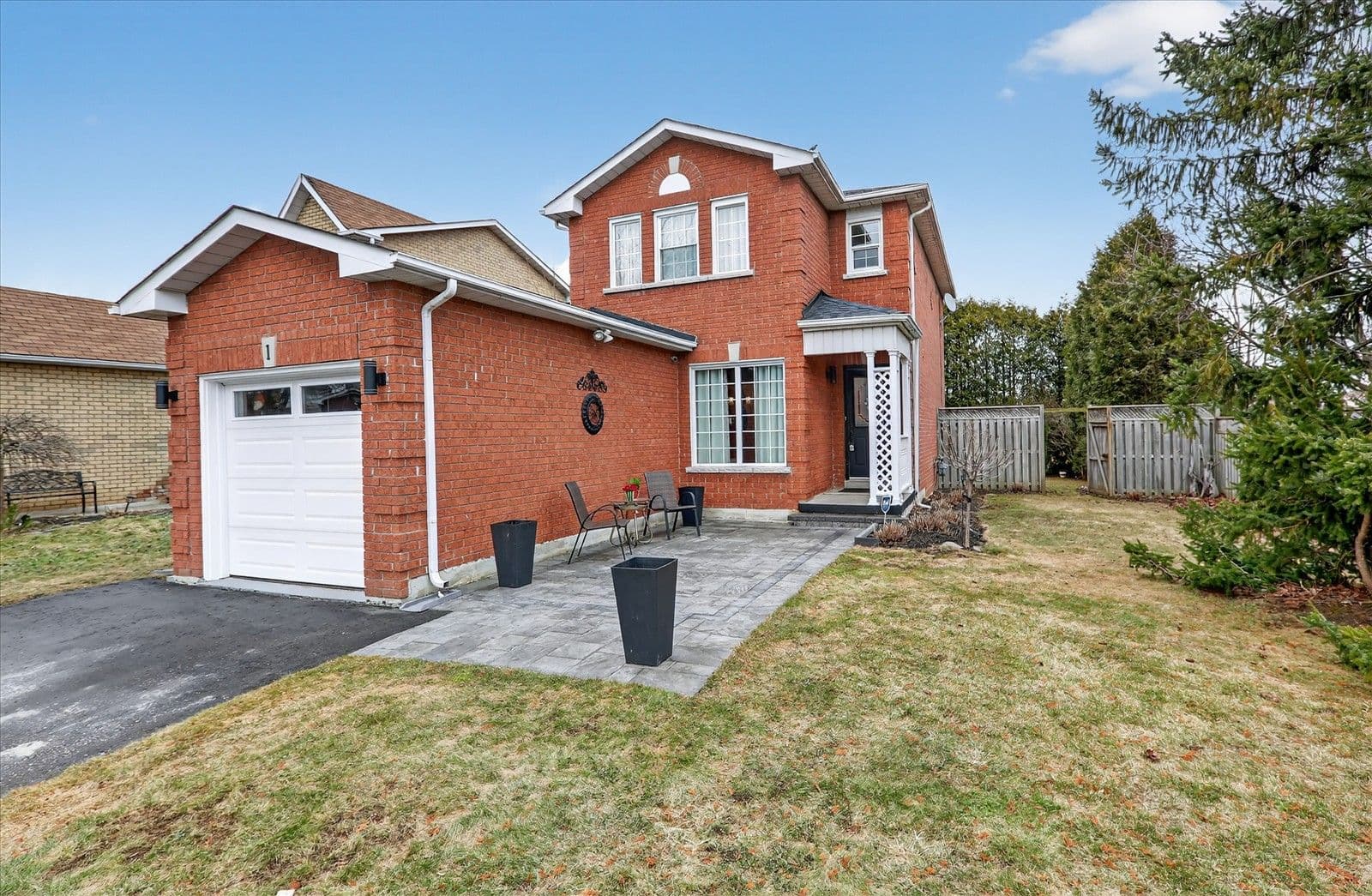 1 Aldcroft Crescent, Clarington, ON L1C 4P2