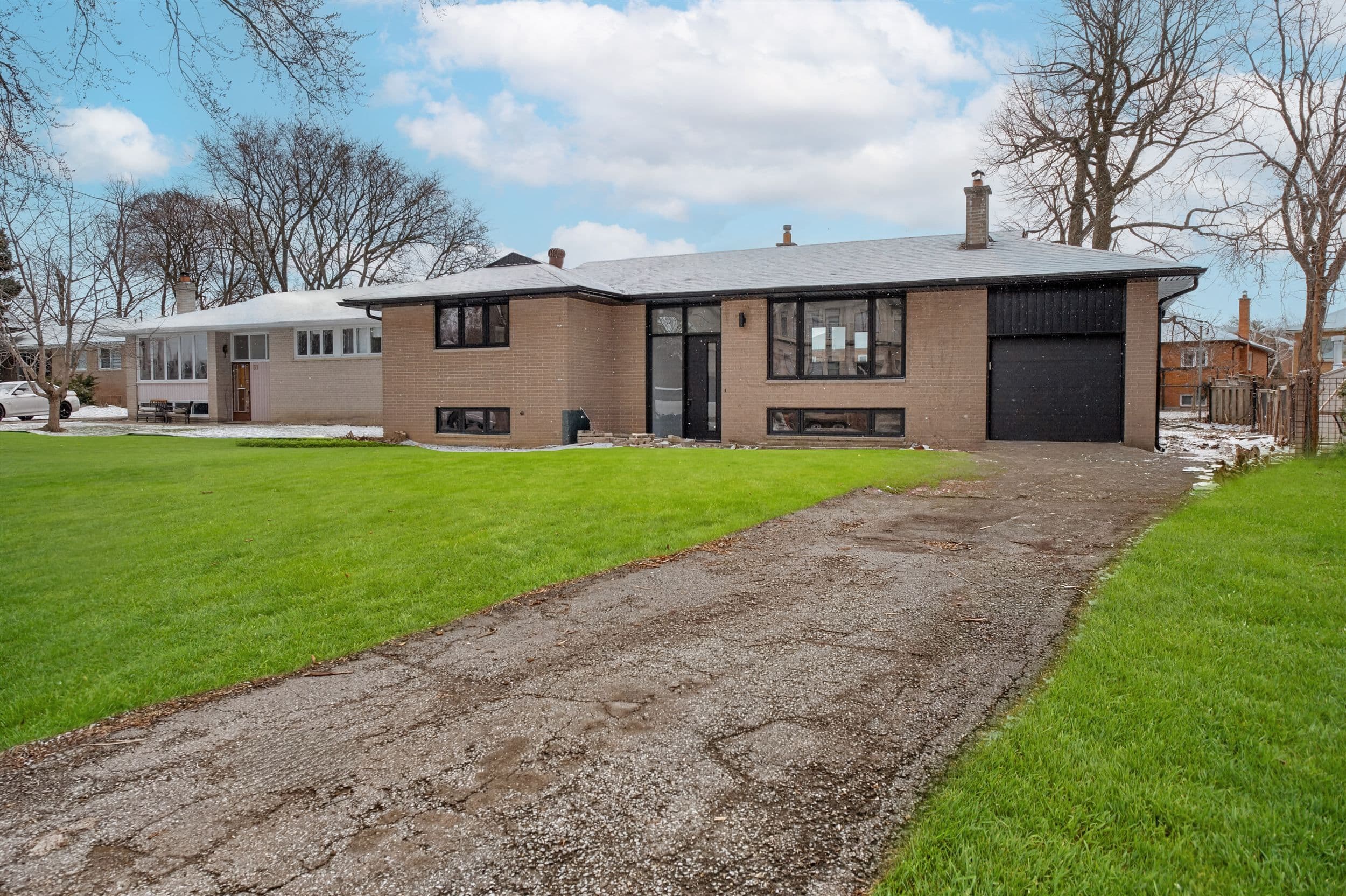 33 Lancer Drive, Vaughan, ON L6A 1E1