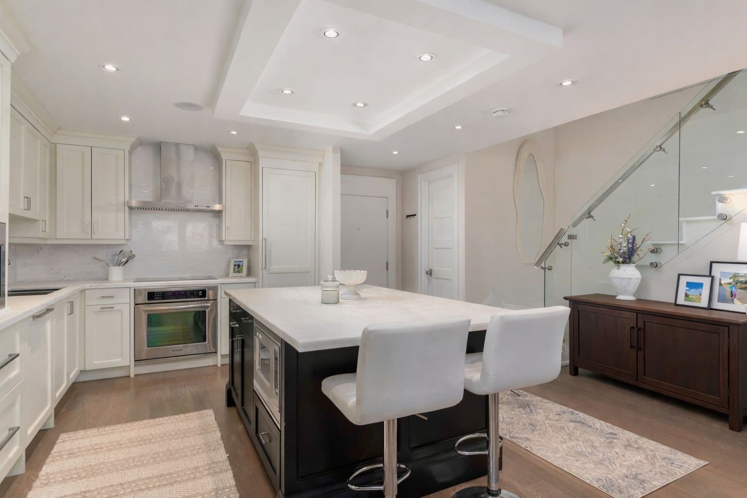 71 Old Mill Road 304, Toronto W08, ON M8X 1G9