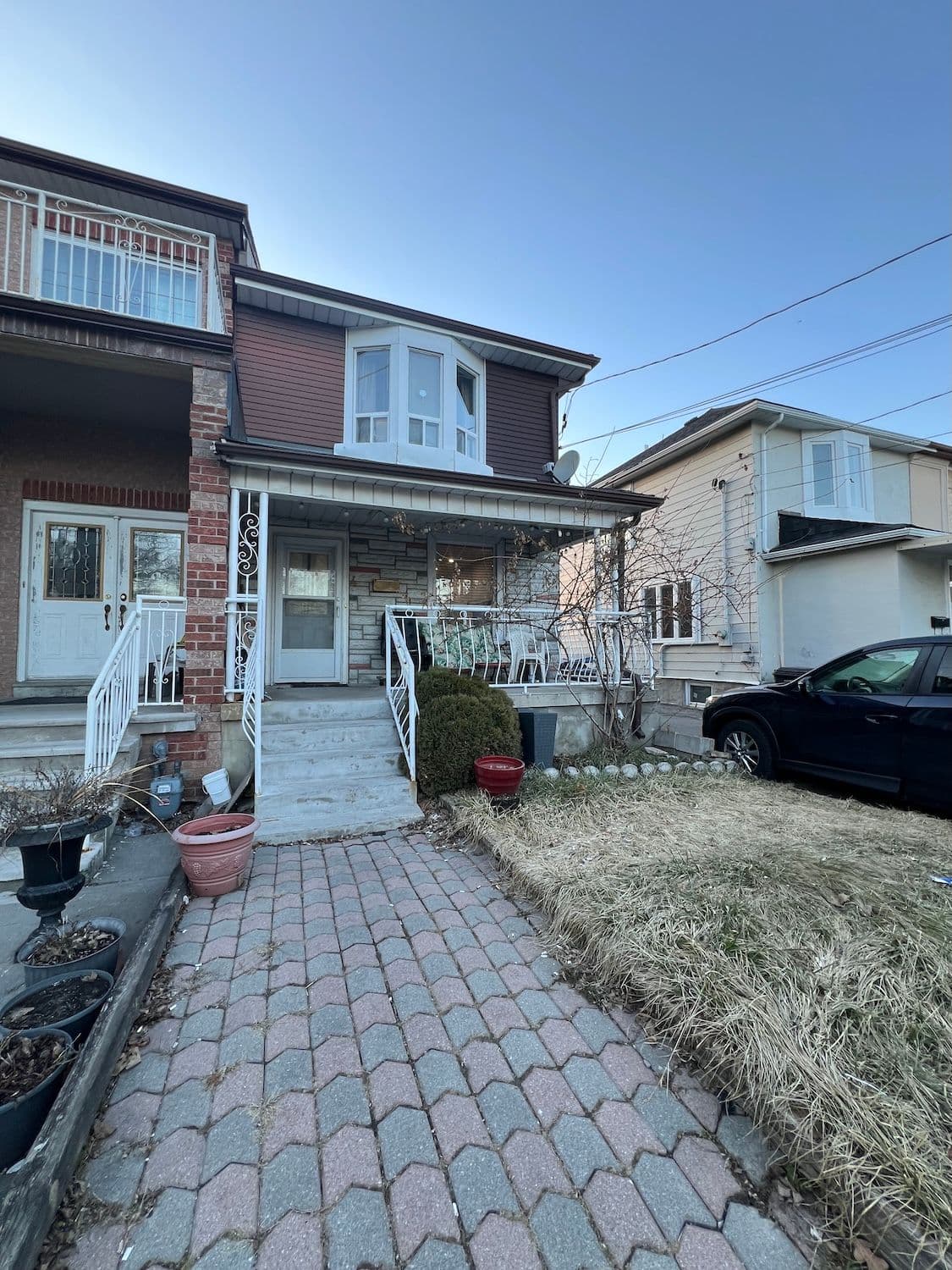 4 Locust Street, Toronto W04, ON M6M 4N2