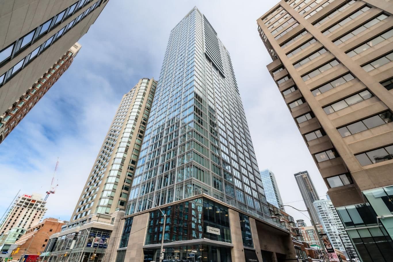 200 Cumberland Street 3001, Toronto C02, ON M5R 0B7